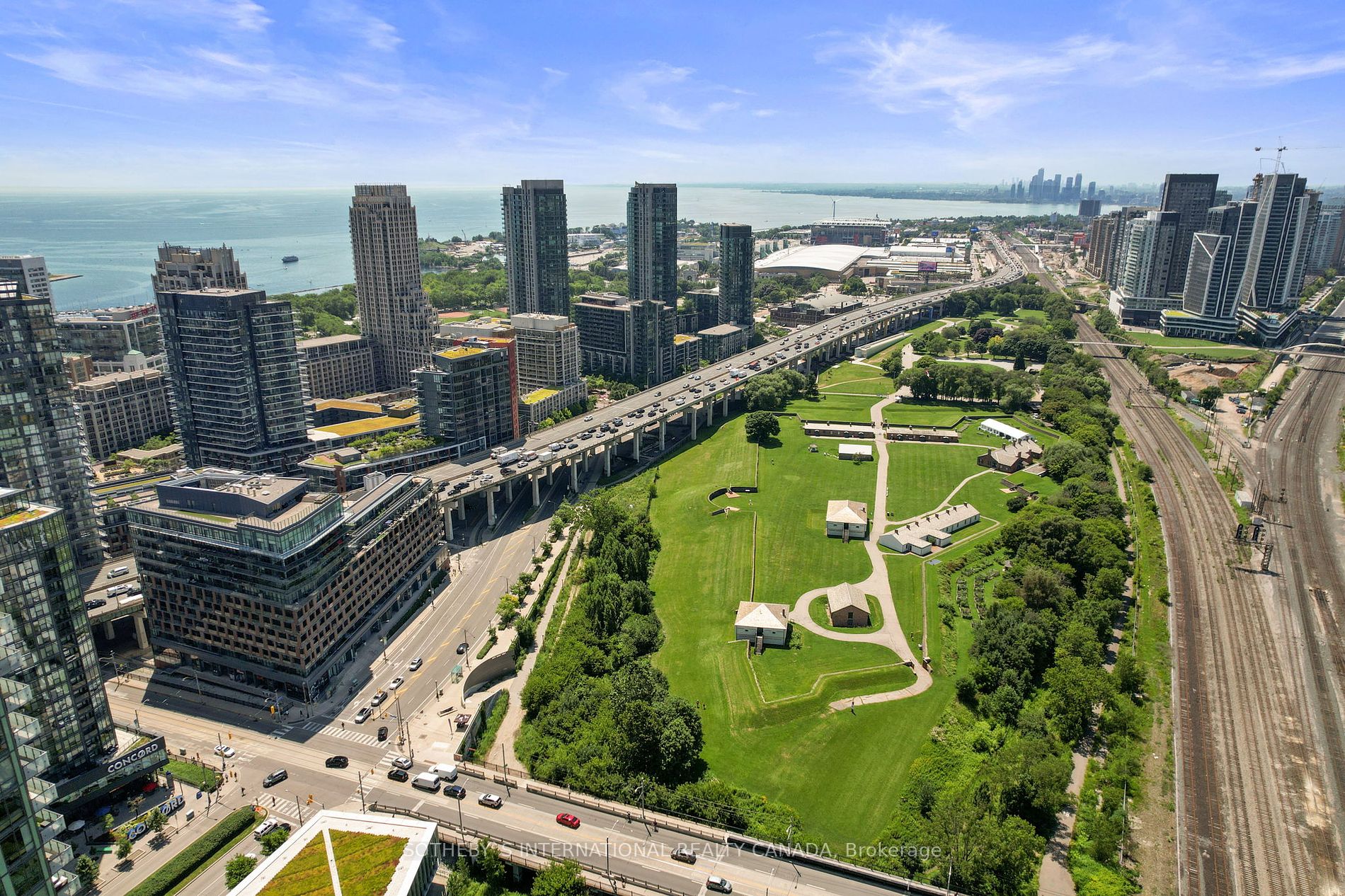 170 Fort York Blvd, #2405