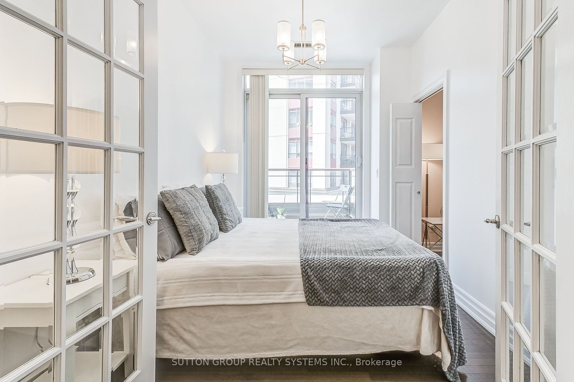 15 Rean Drive #408