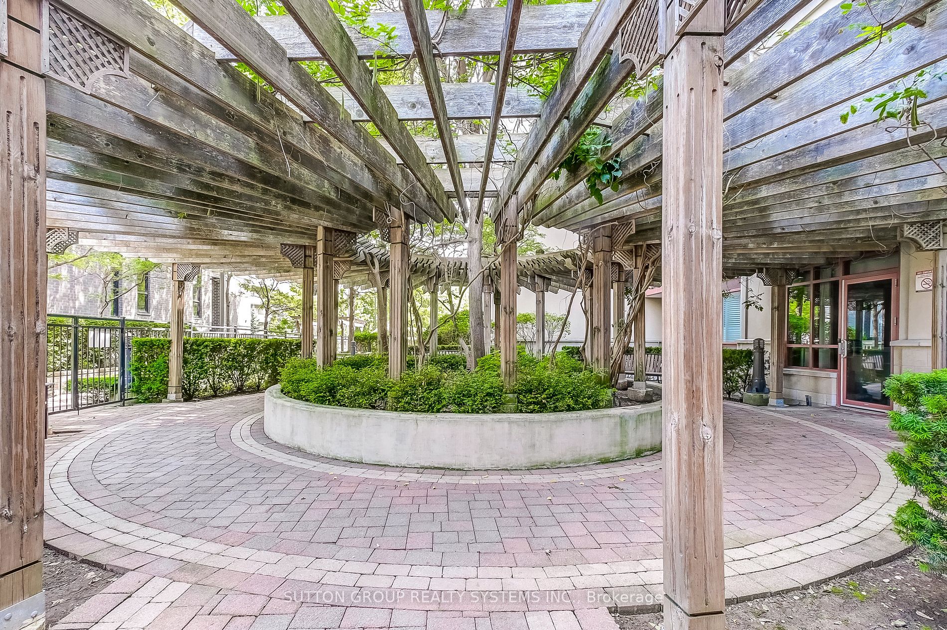 15 Rean Drive #408