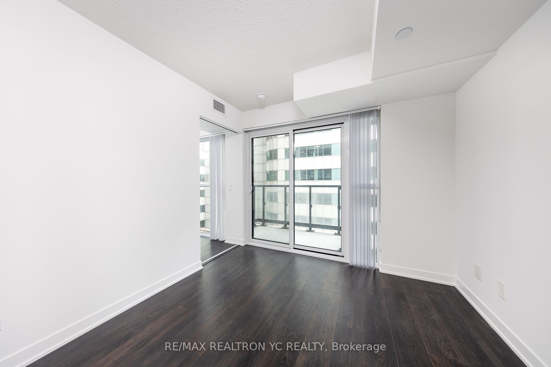 87 Peter St, #719