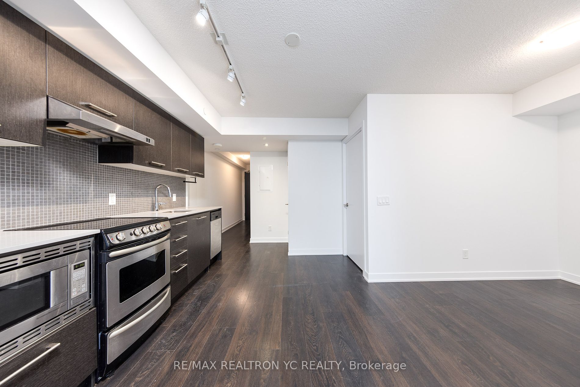 87 Peter St, #719