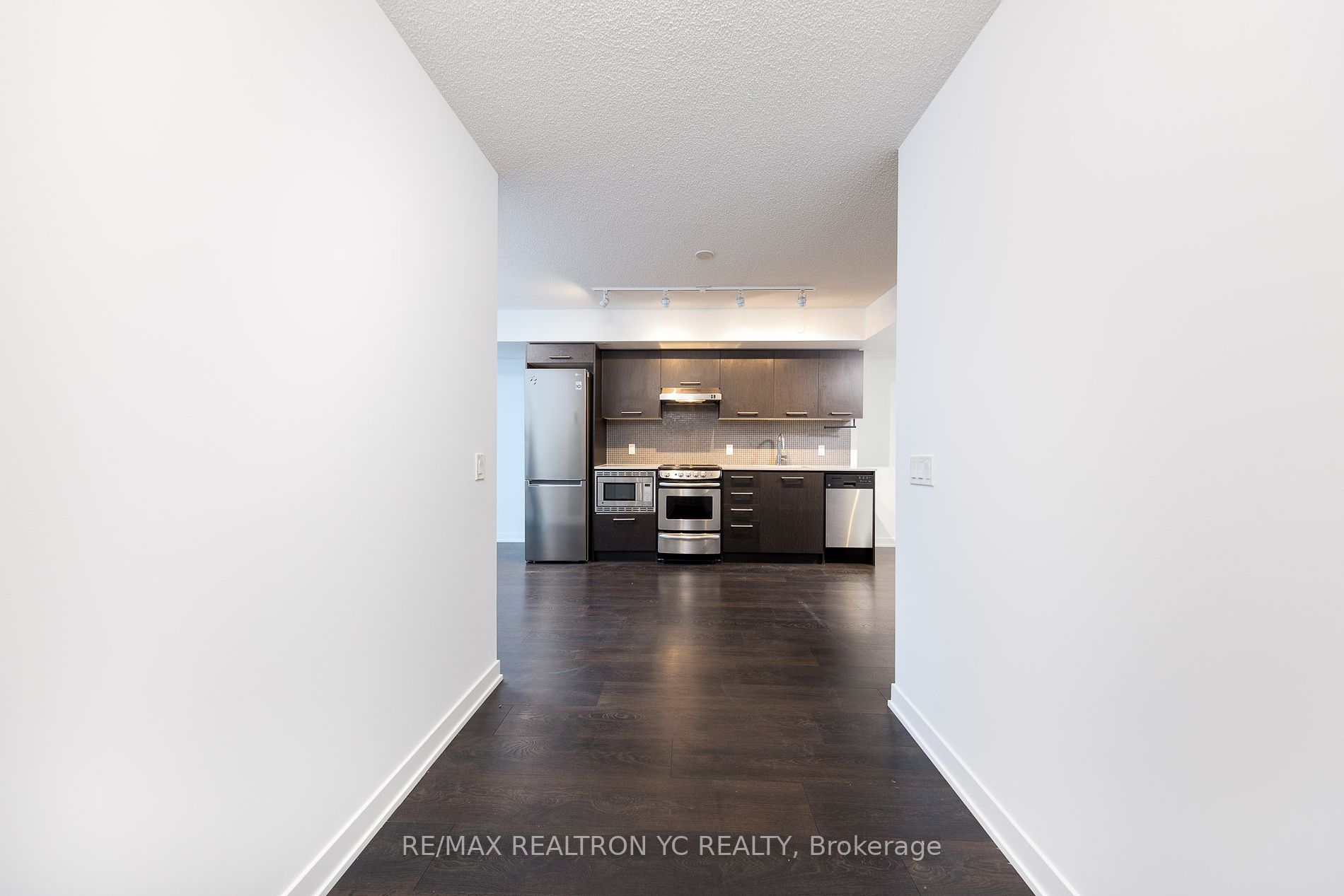 87 Peter St, #719