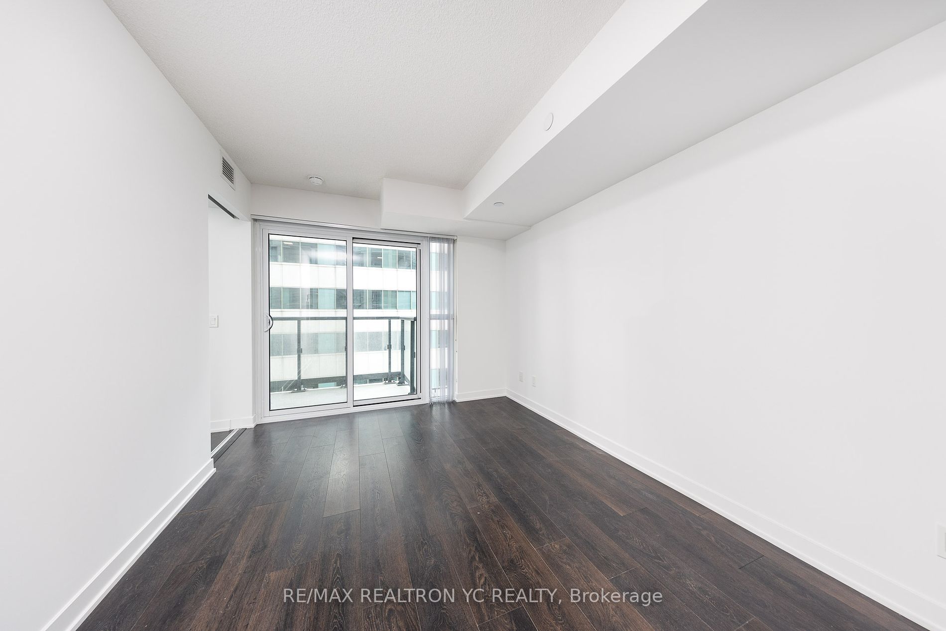 87 Peter St, #719
