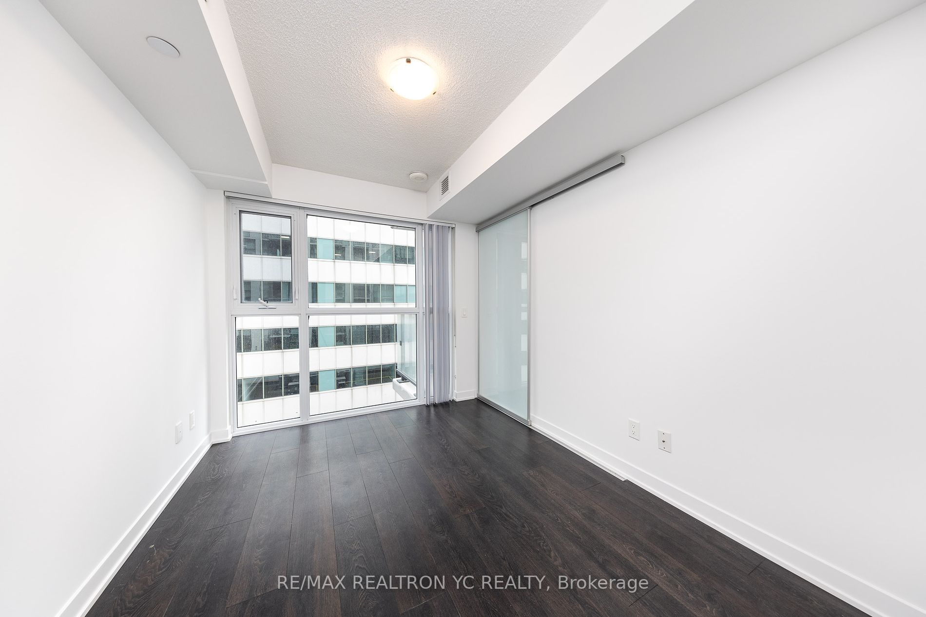 87 Peter St, #719