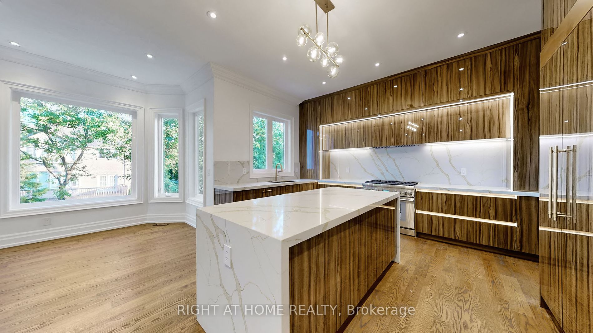 413 EMPRESS Avenue