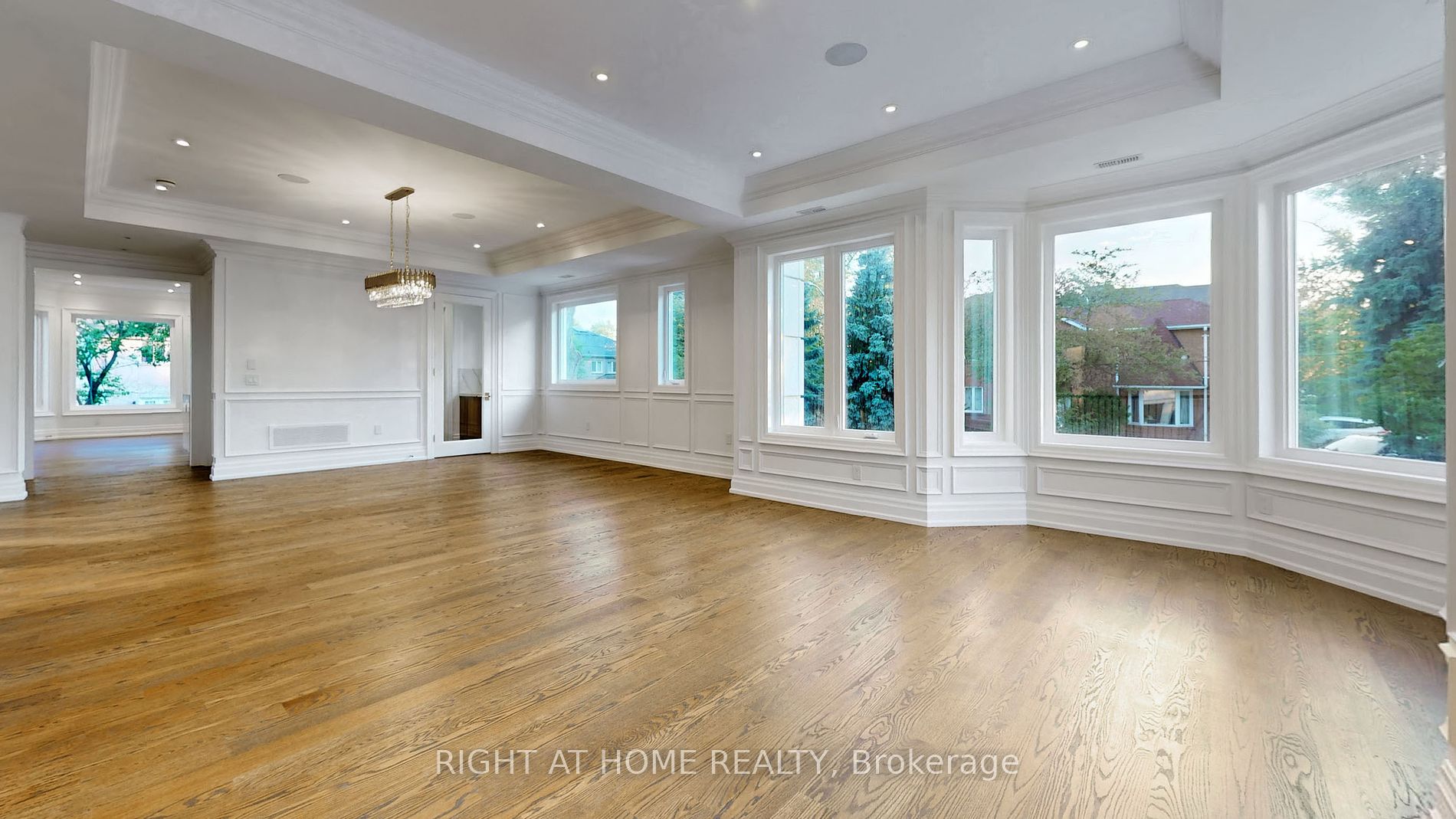 413 EMPRESS Avenue