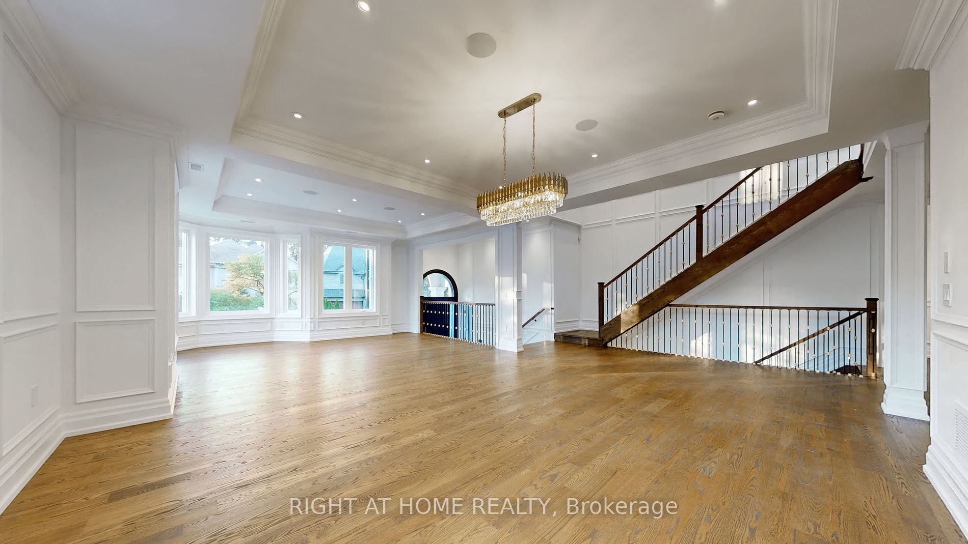 413 EMPRESS Avenue