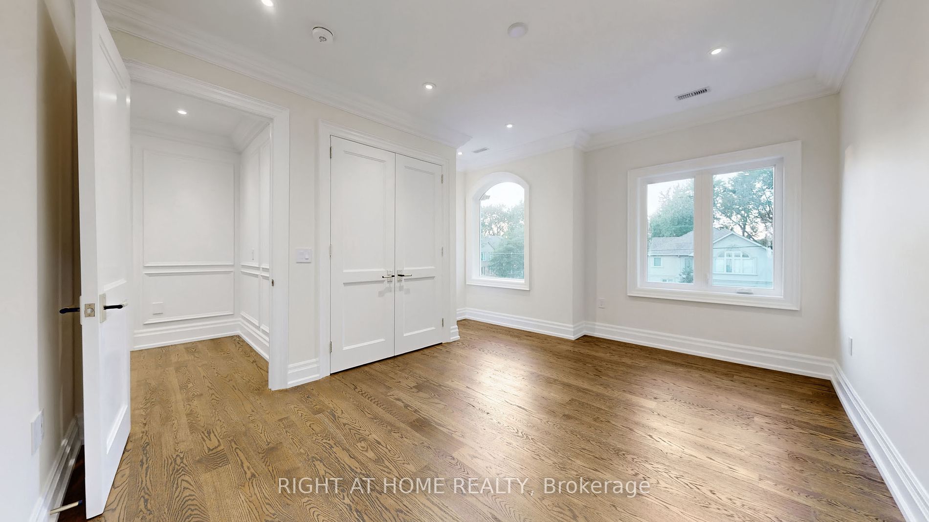 413 EMPRESS Avenue