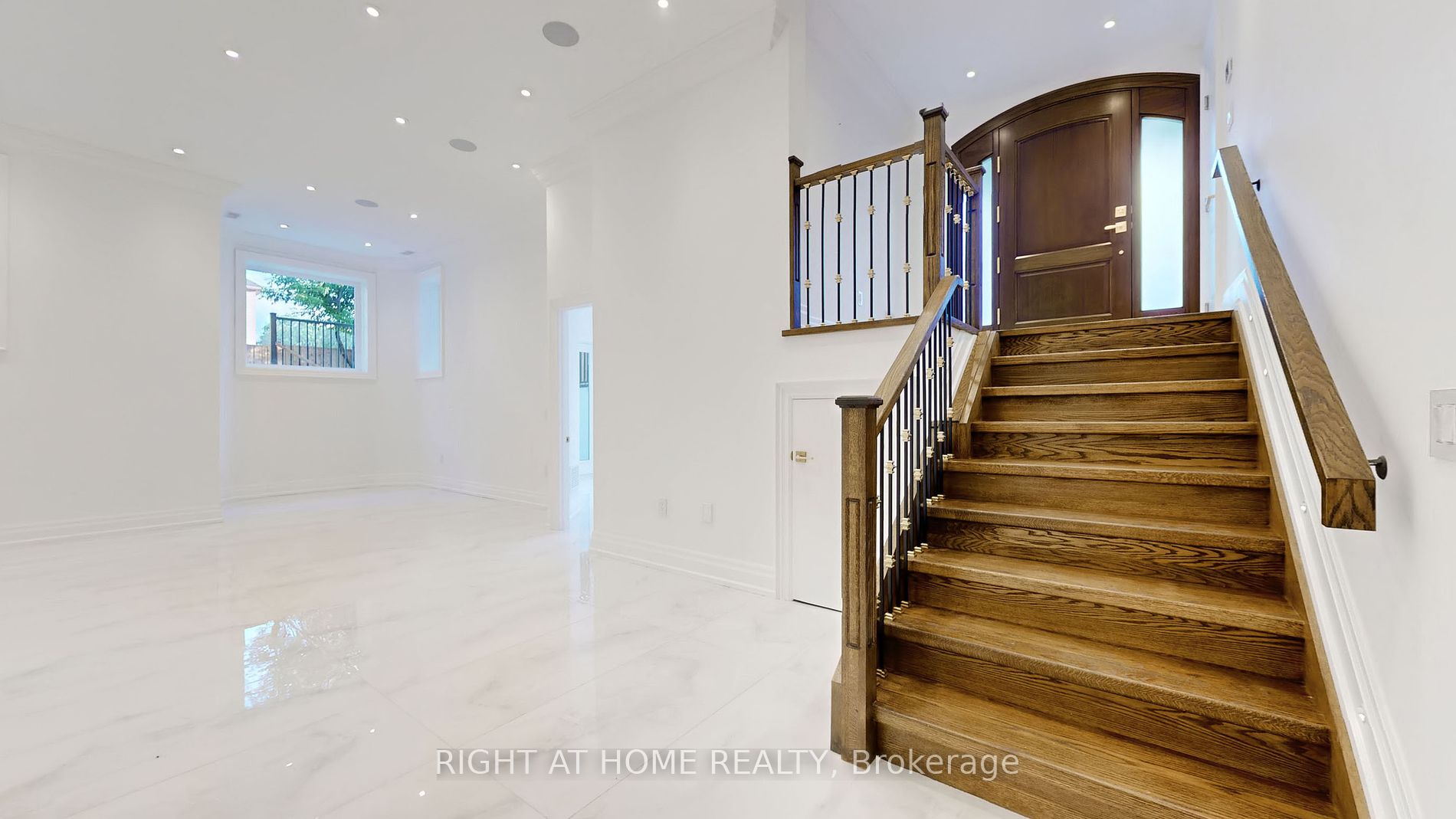 413 EMPRESS Avenue