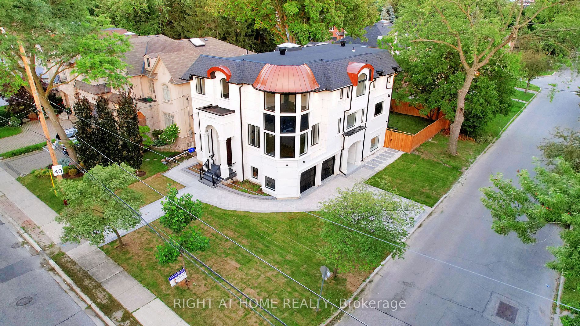 413 EMPRESS Avenue