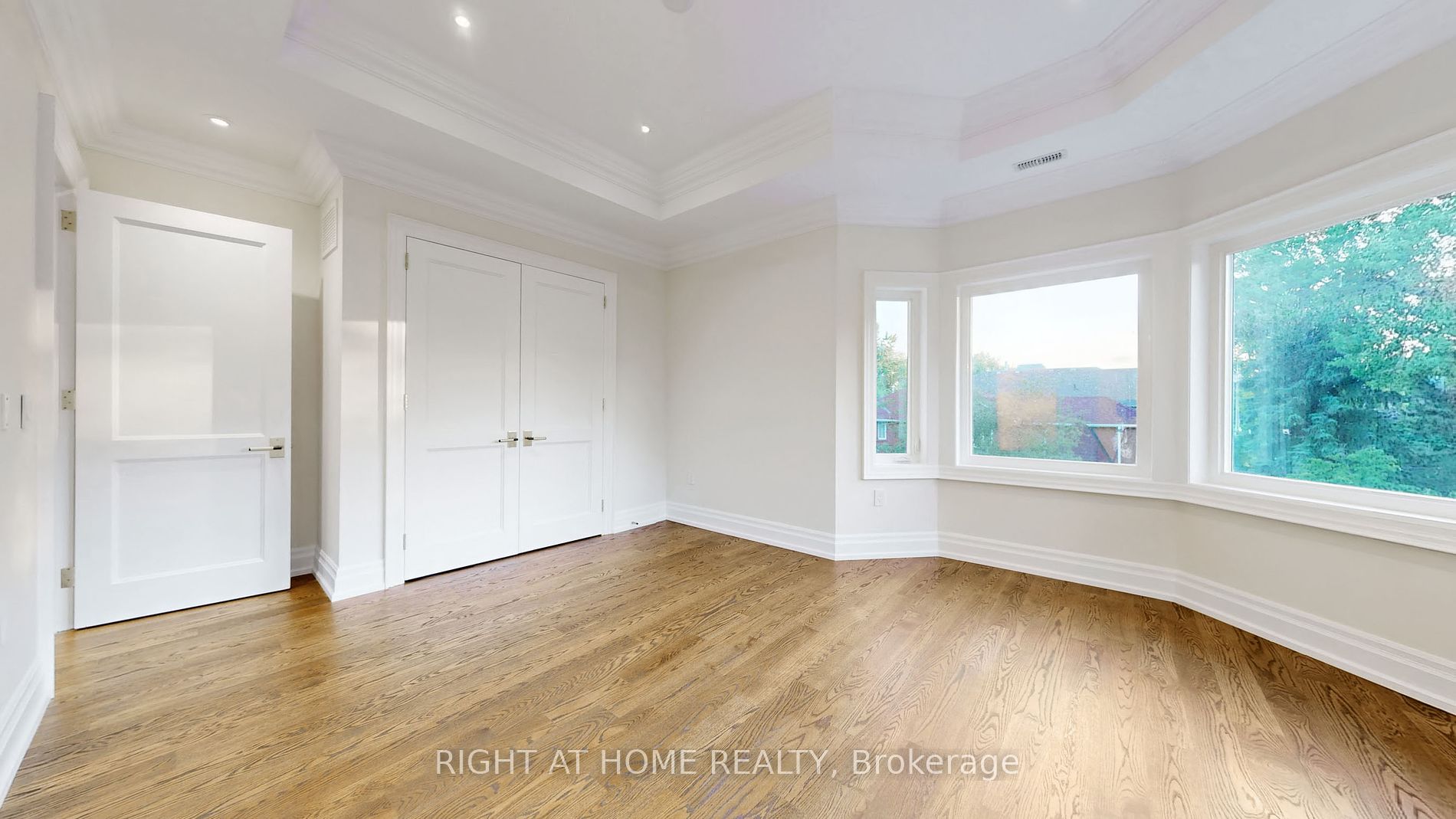 413 EMPRESS Avenue