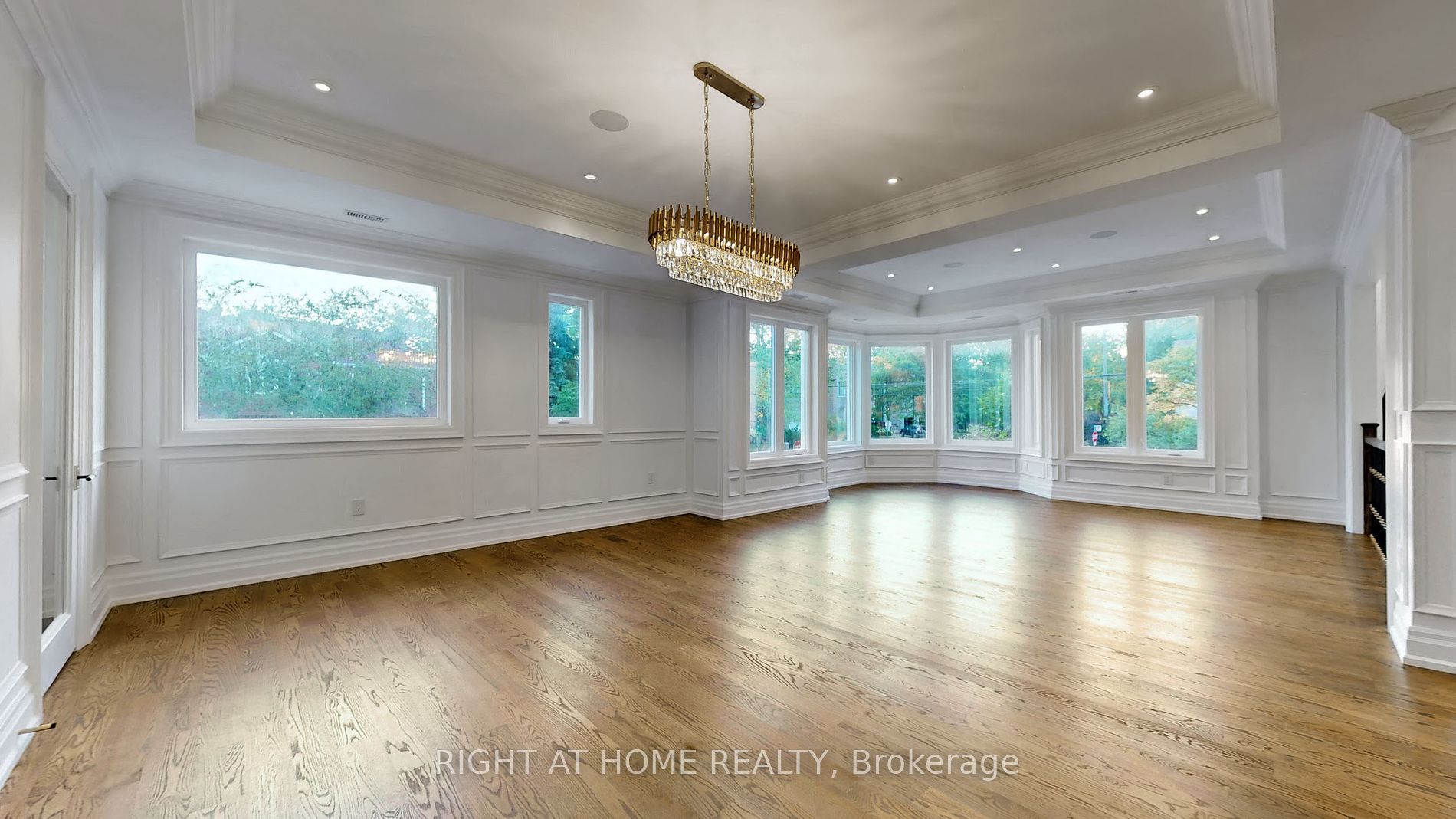 413 EMPRESS Avenue
