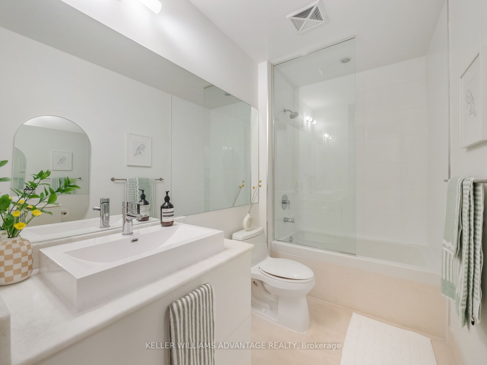 399 Adelaide Street W, #413