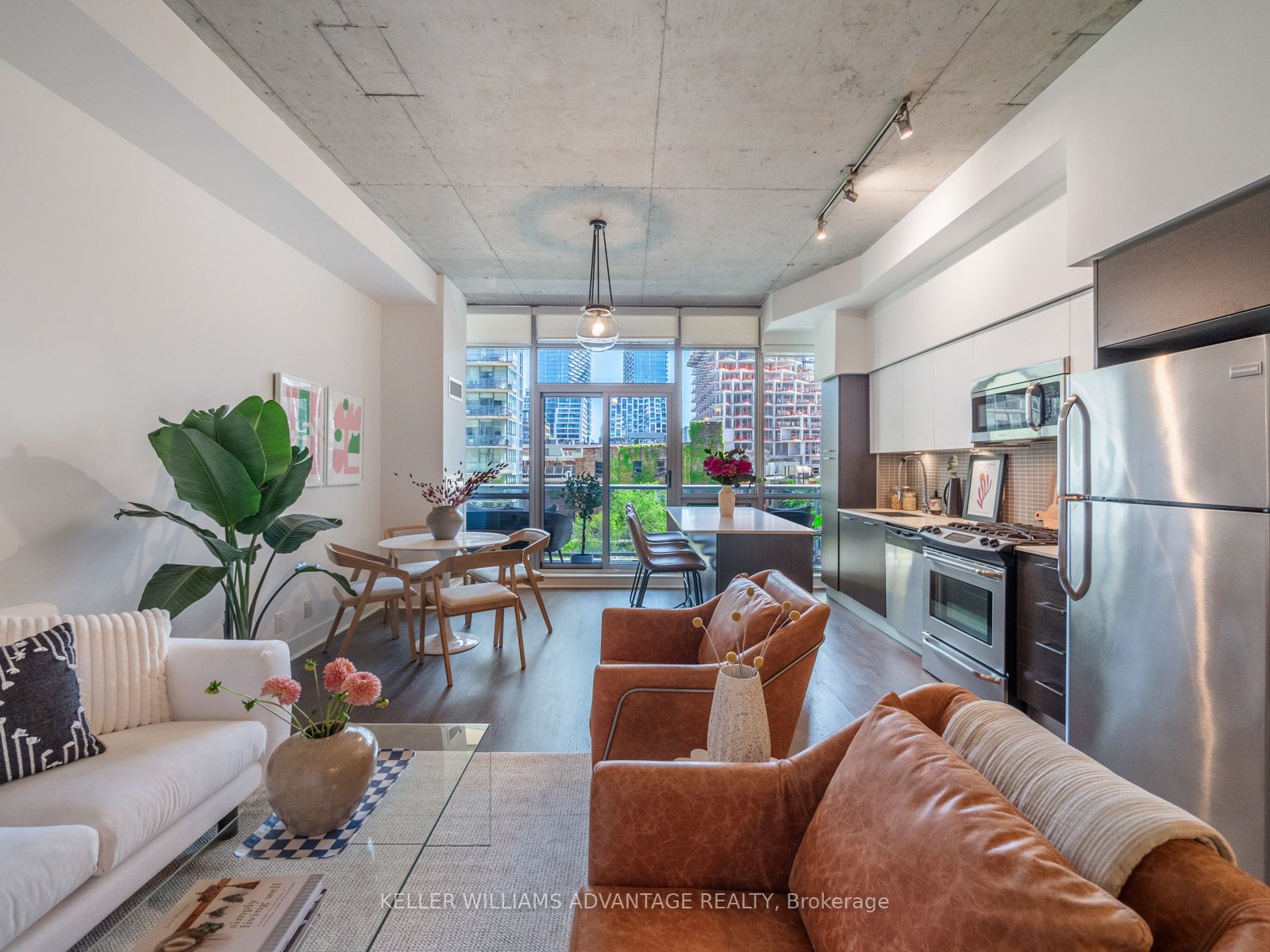 399 Adelaide Street W, #413