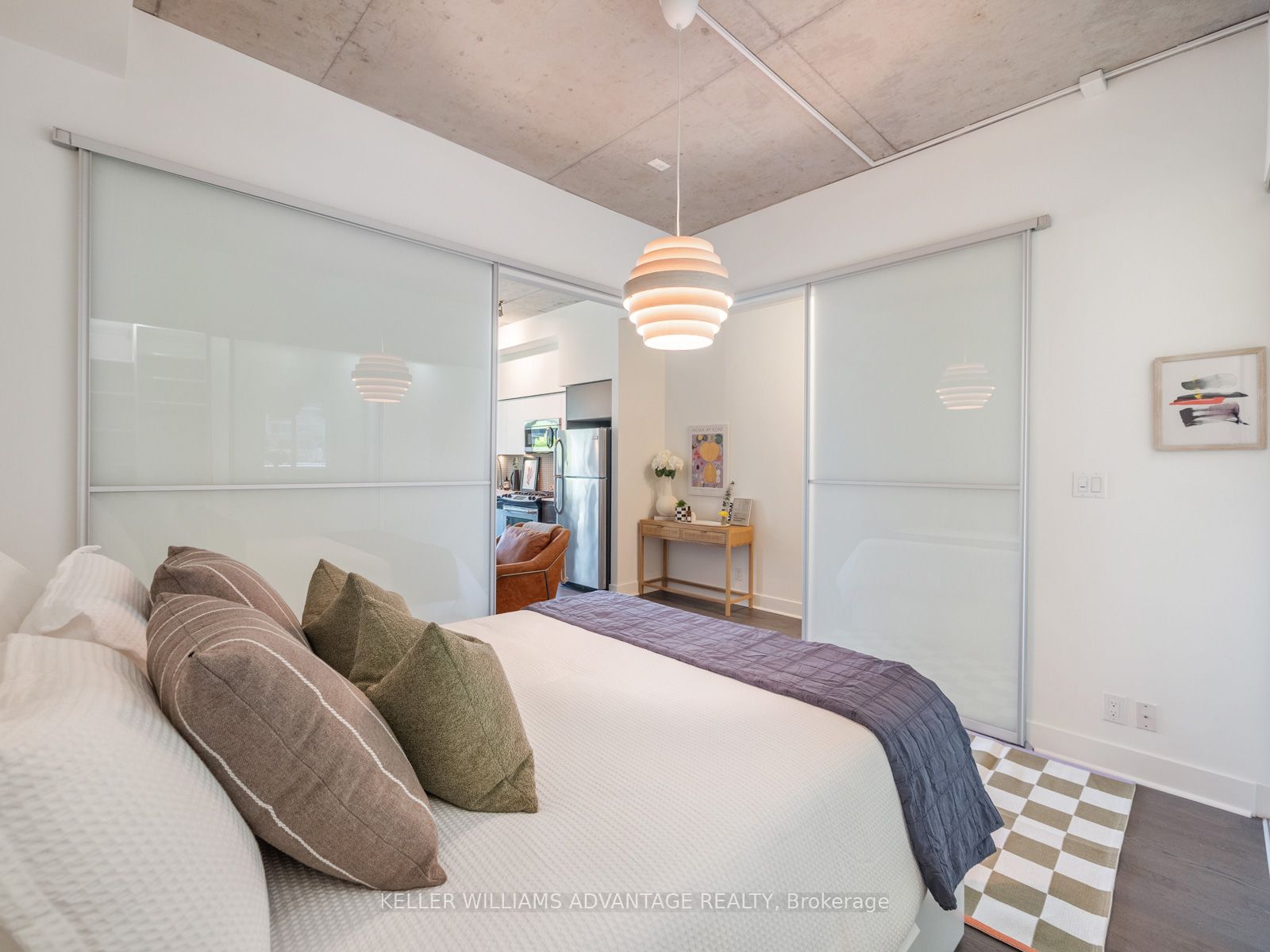 399 Adelaide Street W, #413