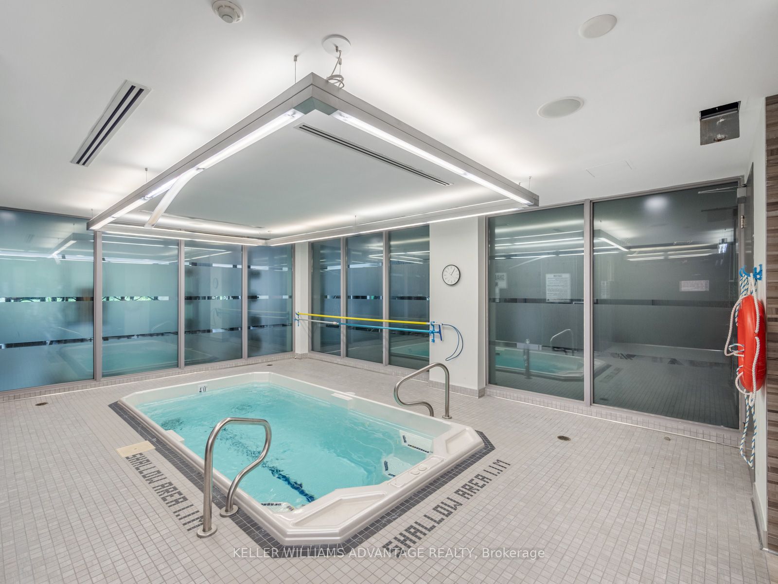 399 Adelaide Street W, #413