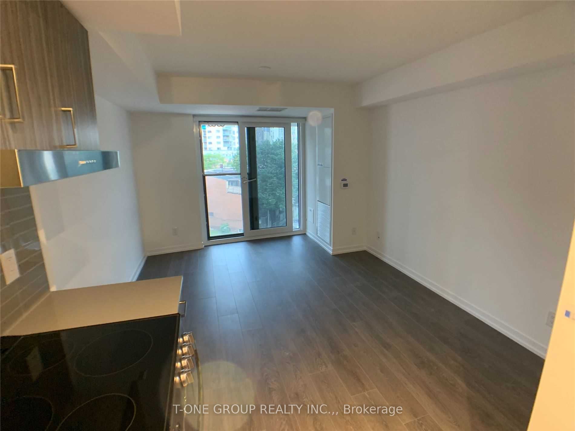 219 Dundas Street E #610