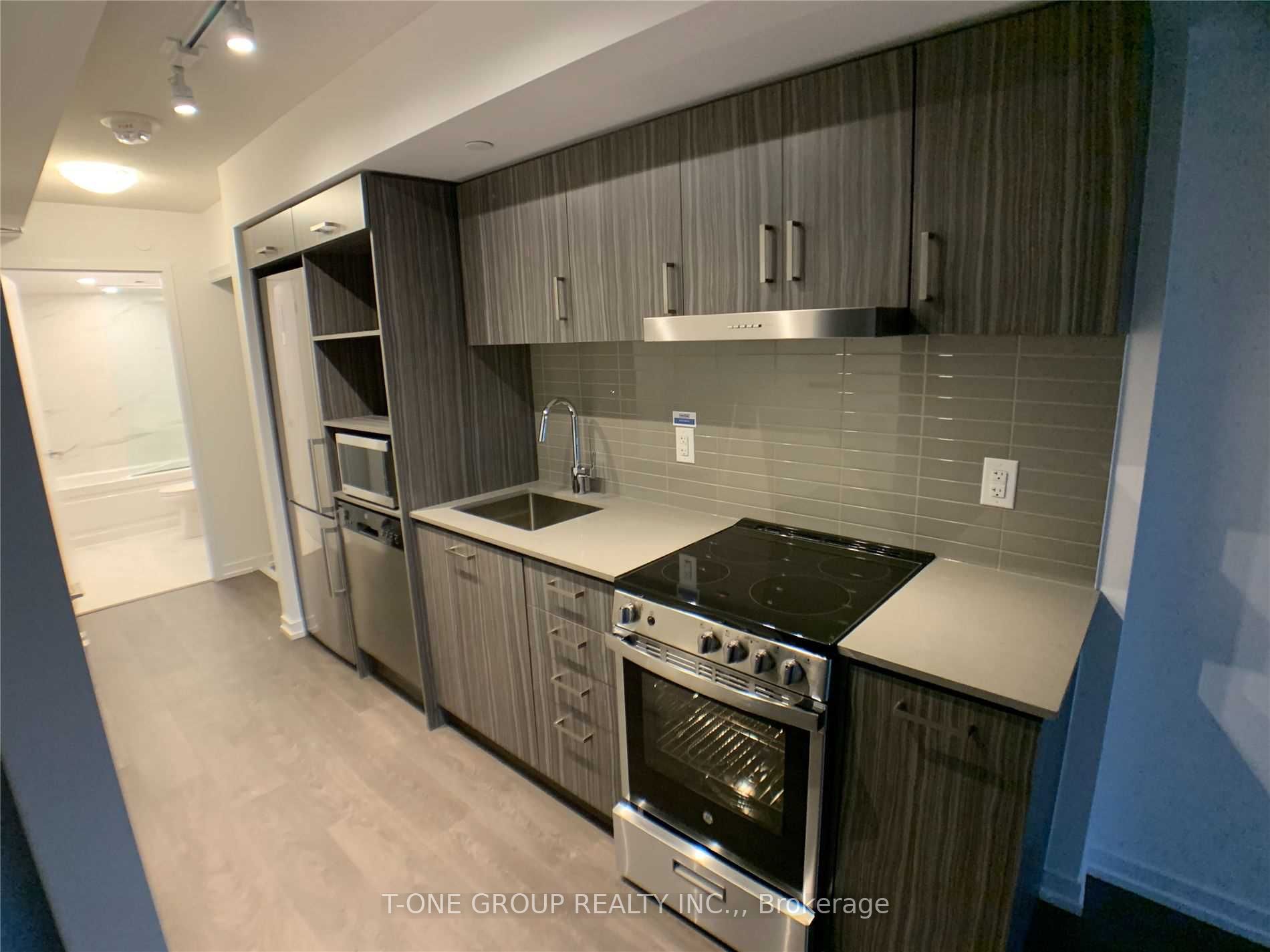219 Dundas Street E #610