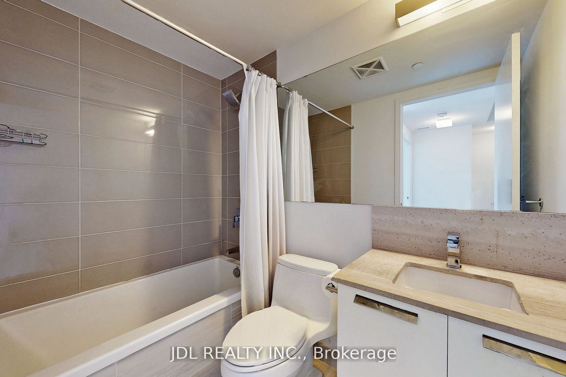 28 Wellesley St E, #804
