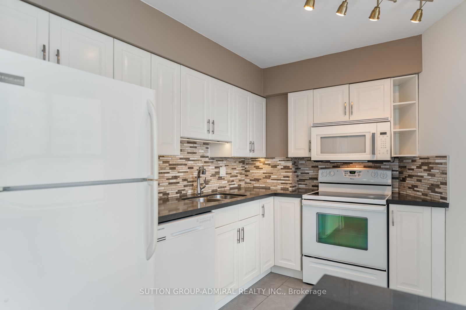 260 Queens Quay W, #1406