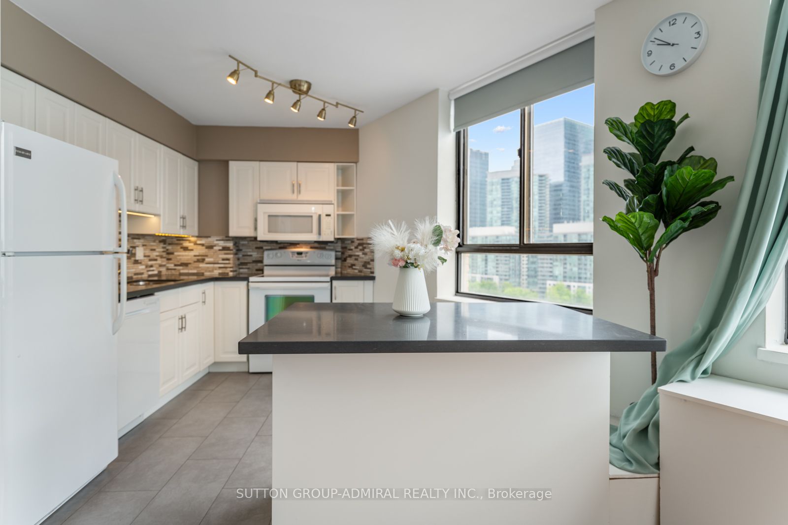 260 Queens Quay W, #1406