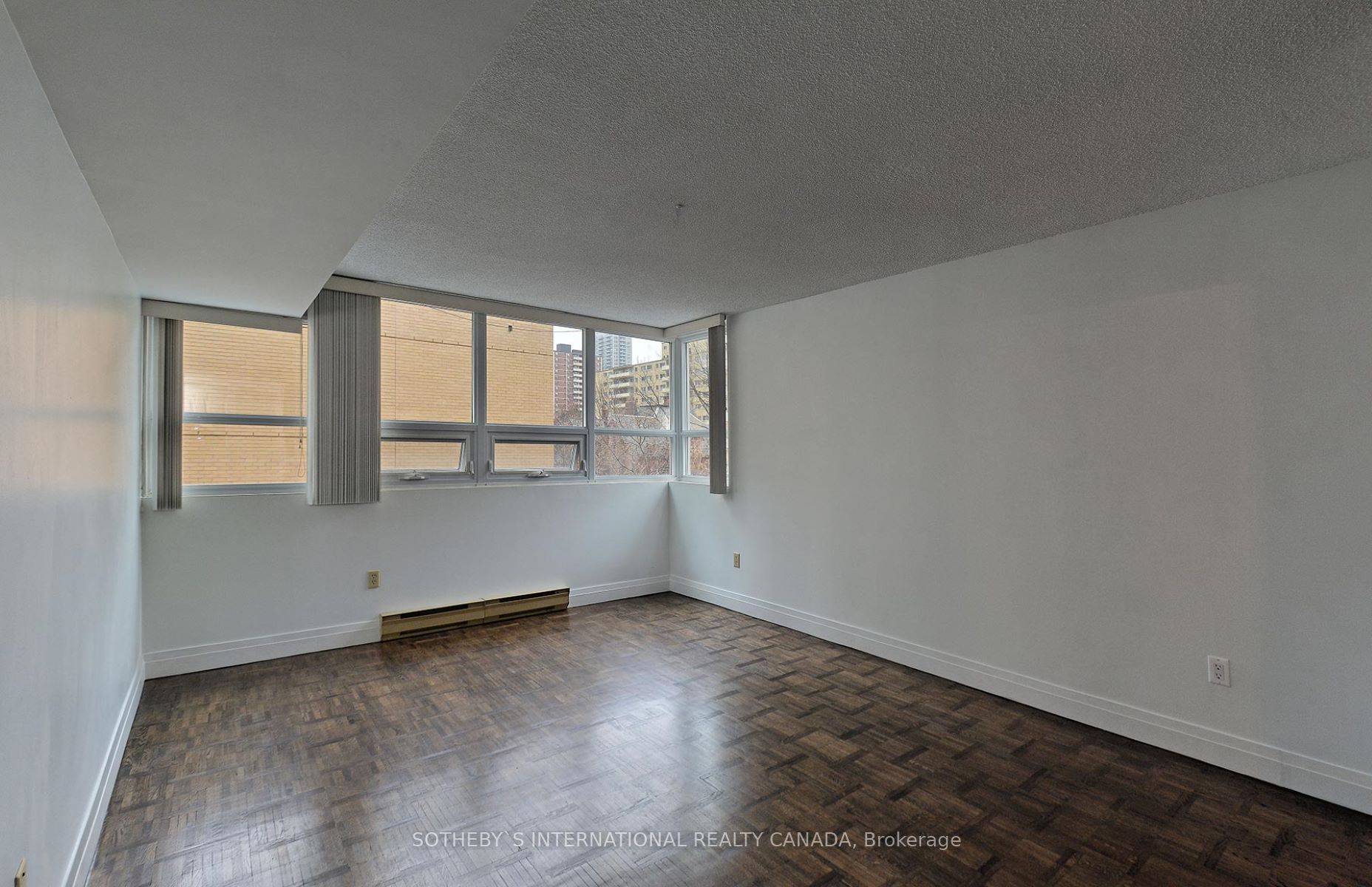71 Charles St E, #302