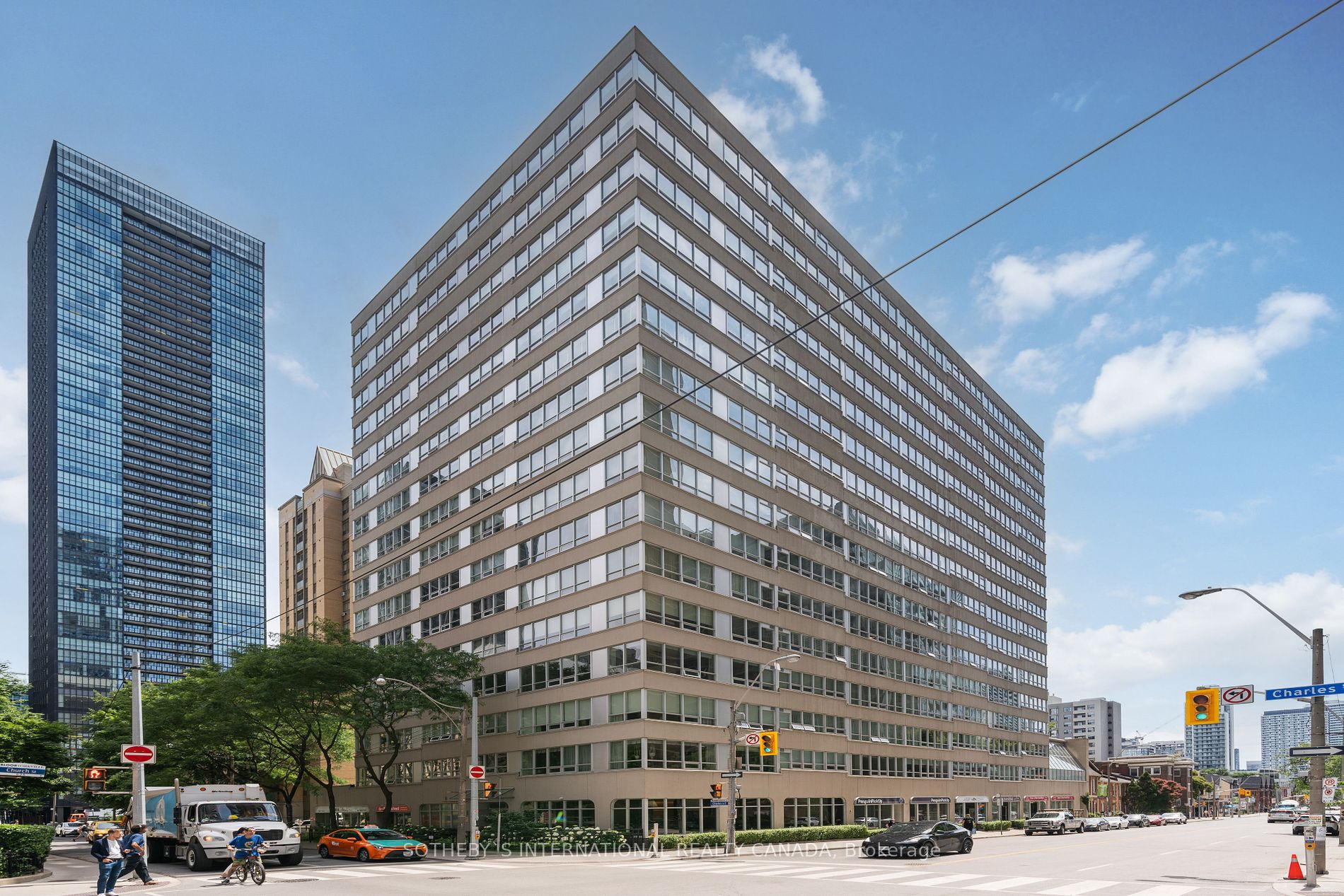 71 Charles St E, #302