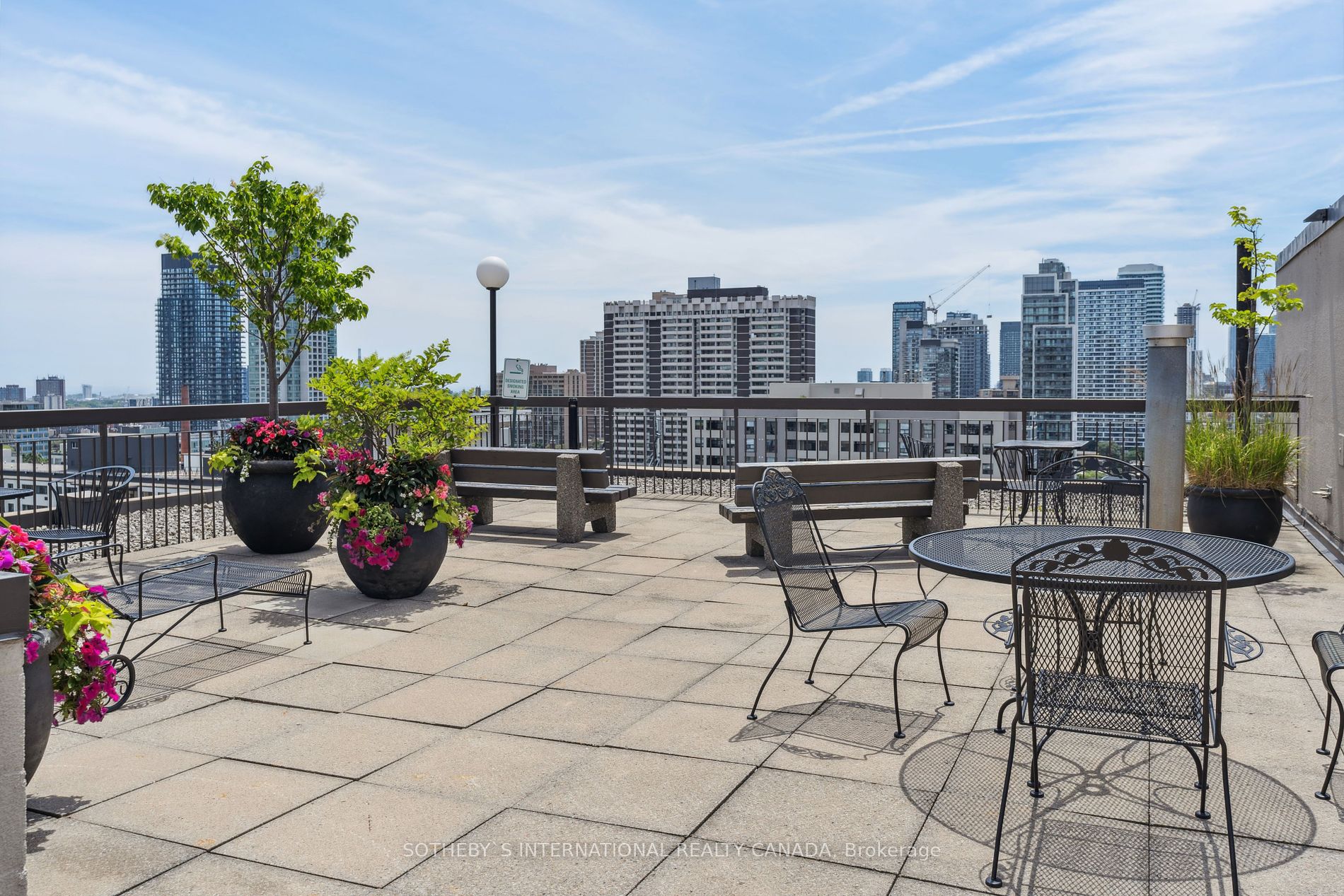 71 Charles St E, #302