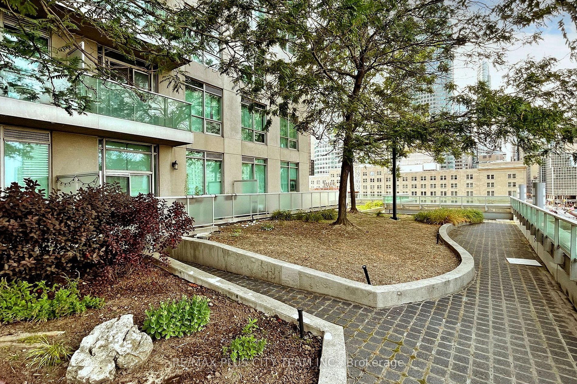 18 Yonge St, #1801