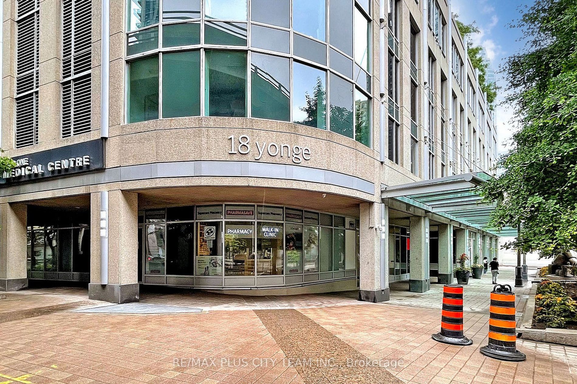 18 Yonge St, #1801