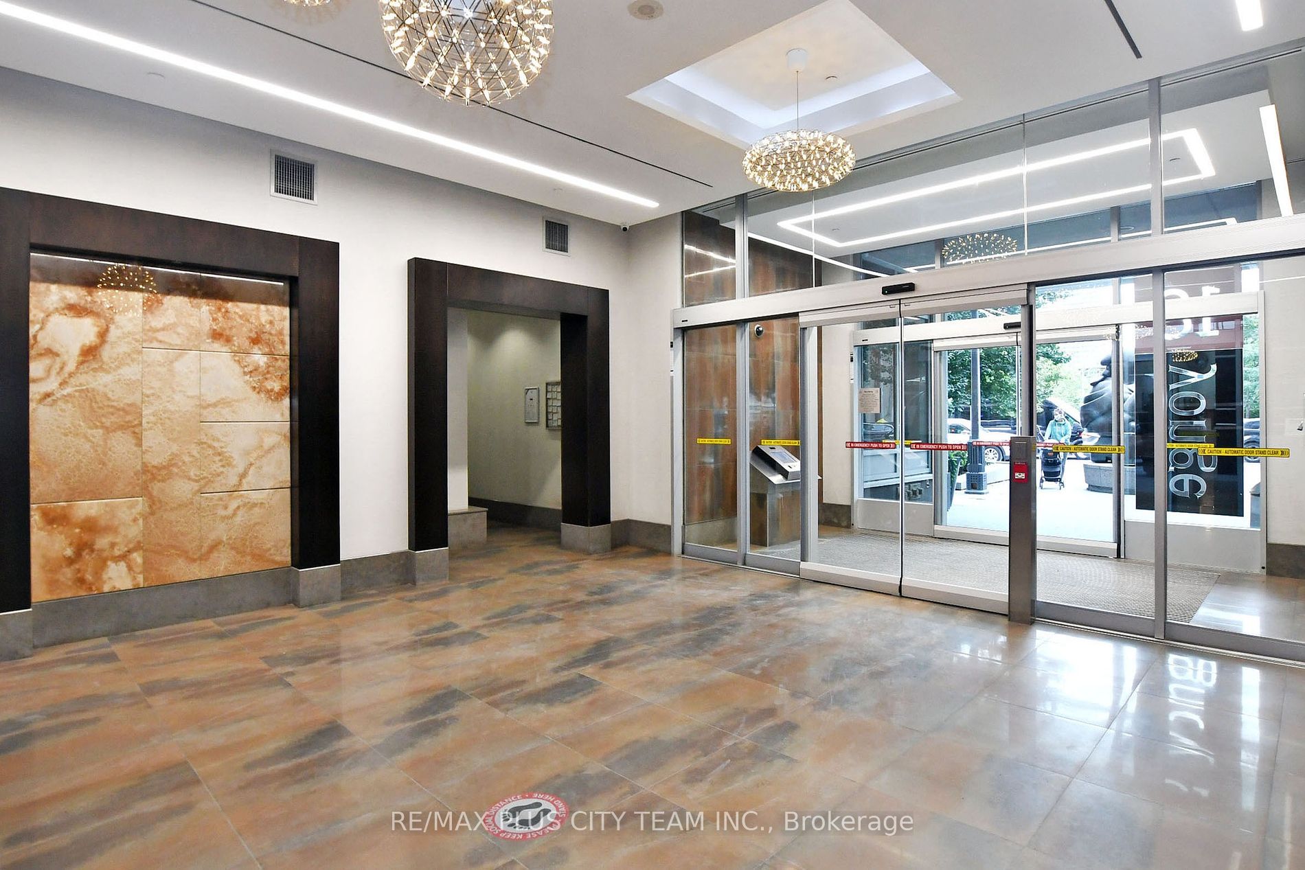 18 Yonge St, #1801