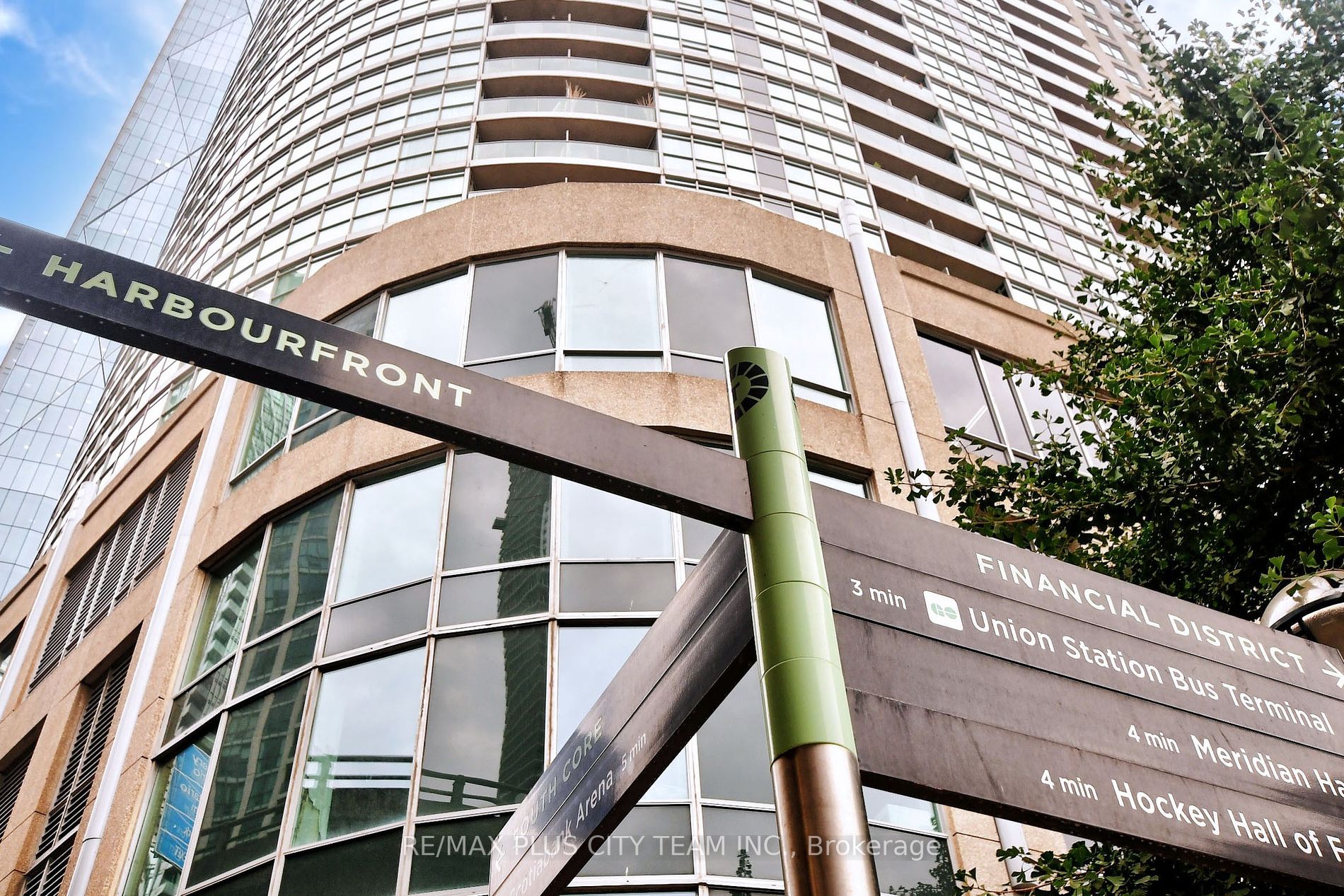 18 Yonge St, #1801
