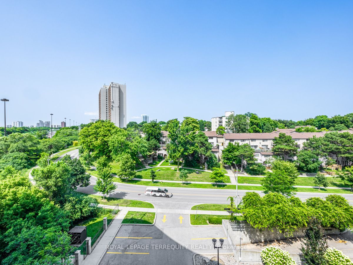18 Valley Woods Rd, #1001