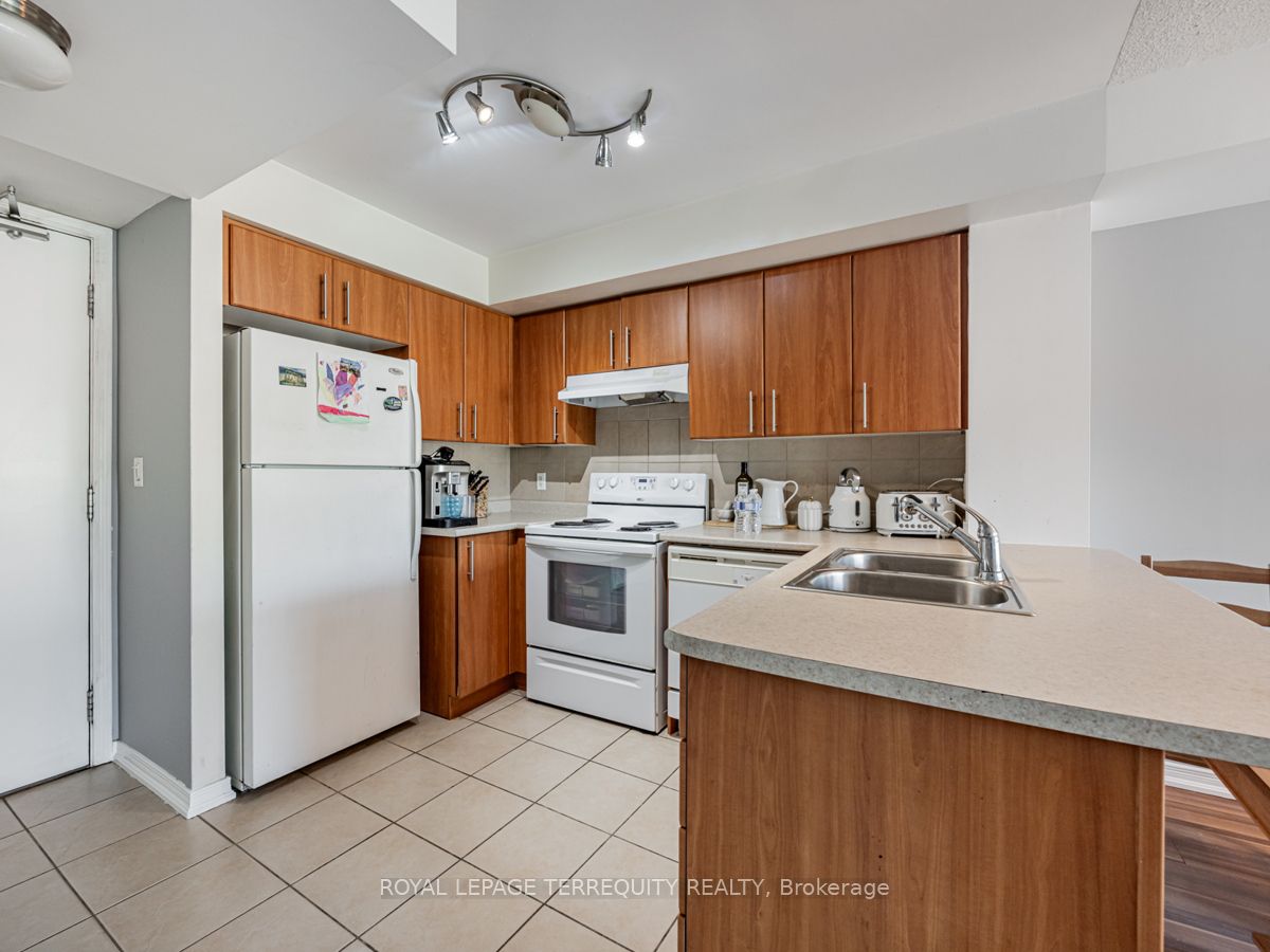 18 Valley Woods Rd, #1001