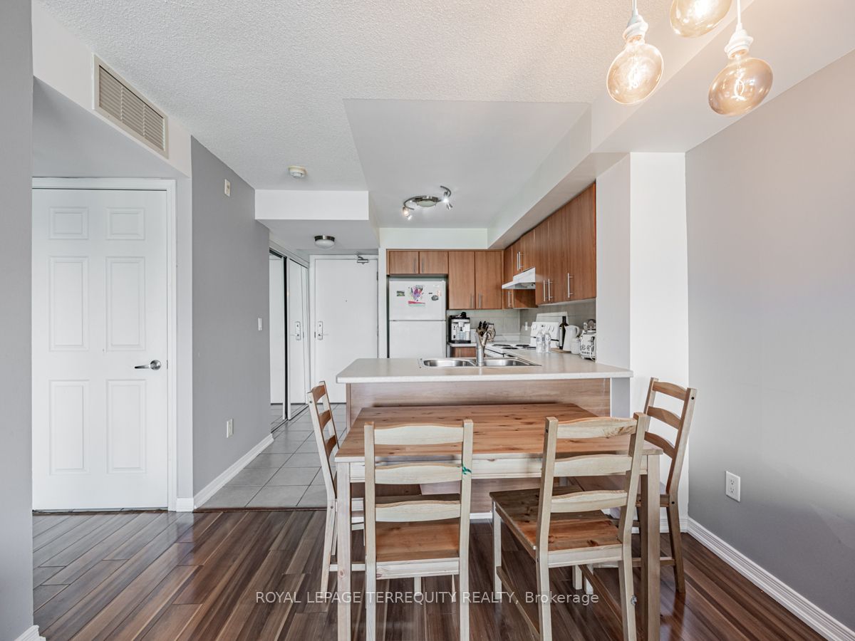 18 Valley Woods Rd, #1001