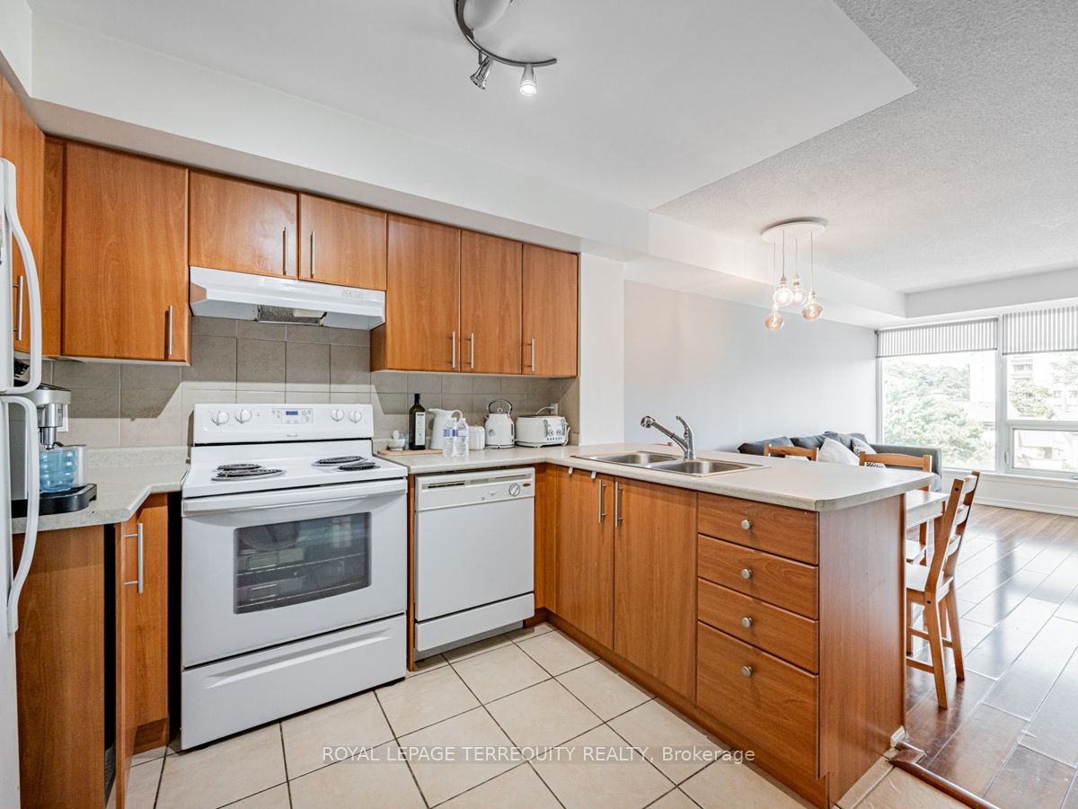 18 Valley Woods Rd, #1001