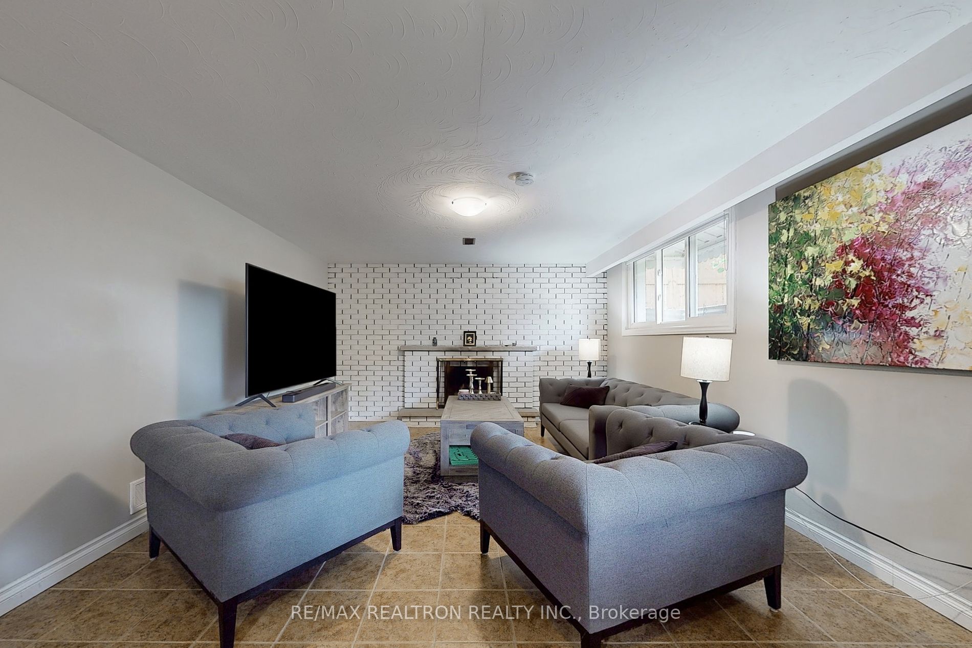 8 Tobruk Crescent
