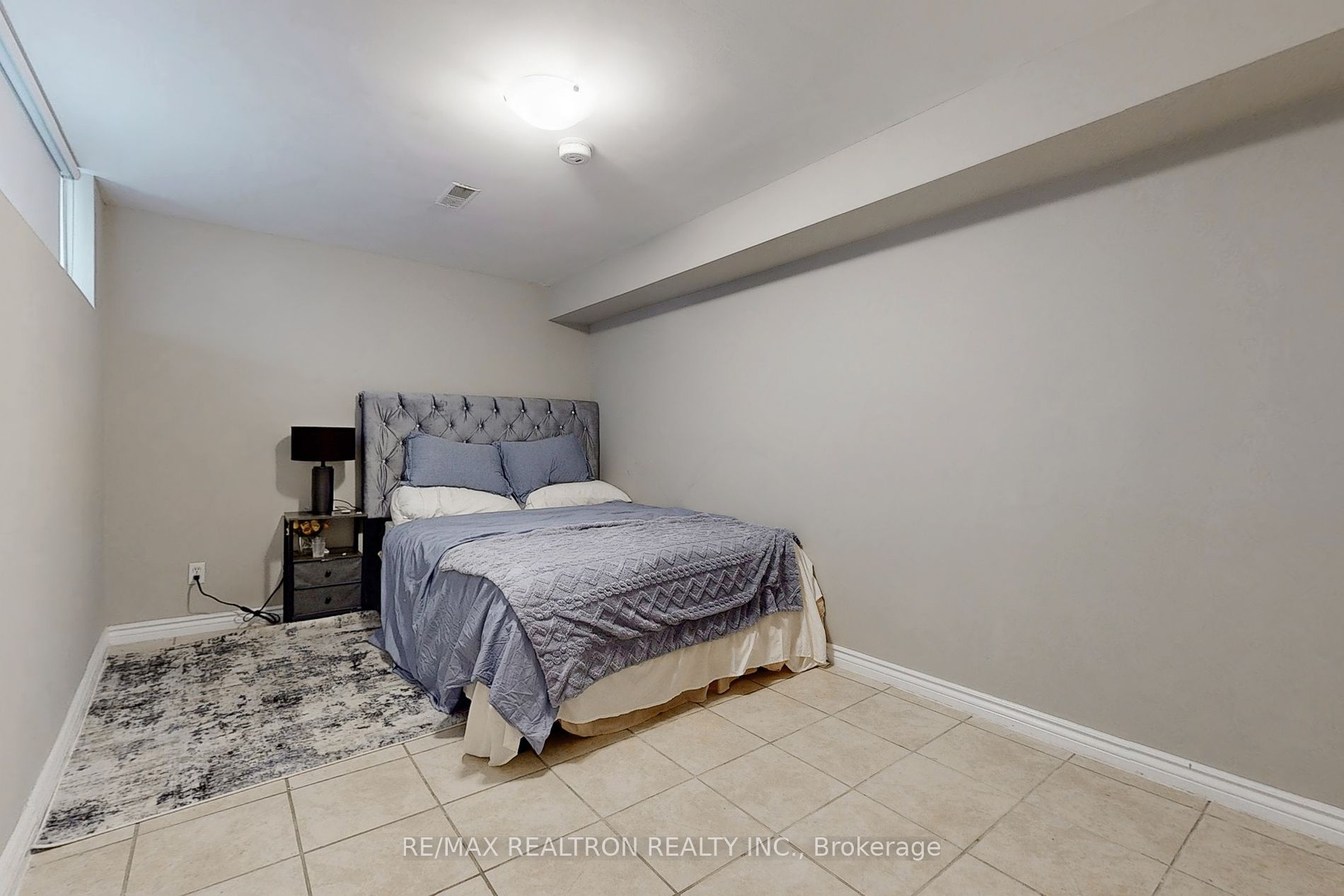 8 Tobruk Crescent