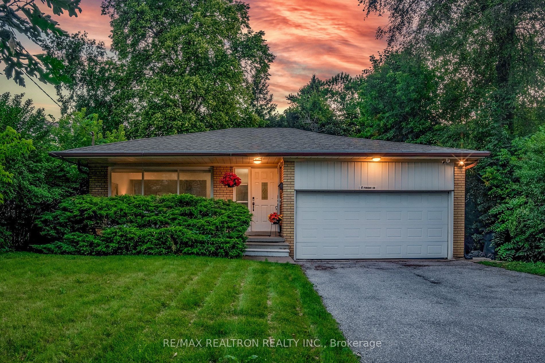 8 Tobruk Crescent