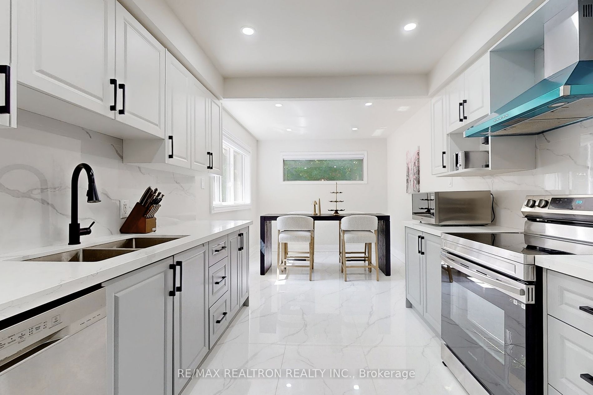 8 Tobruk Crescent