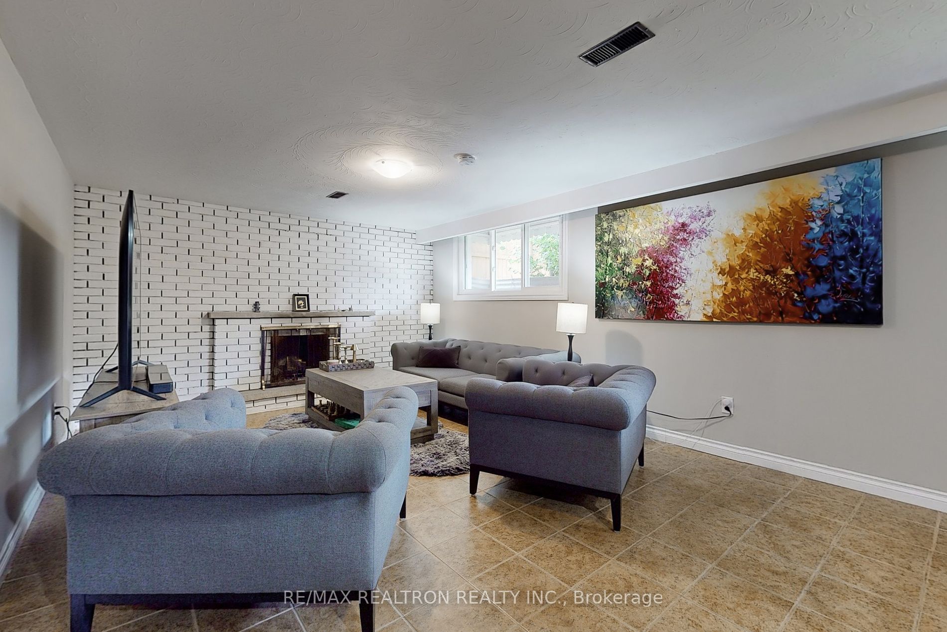 8 Tobruk Crescent