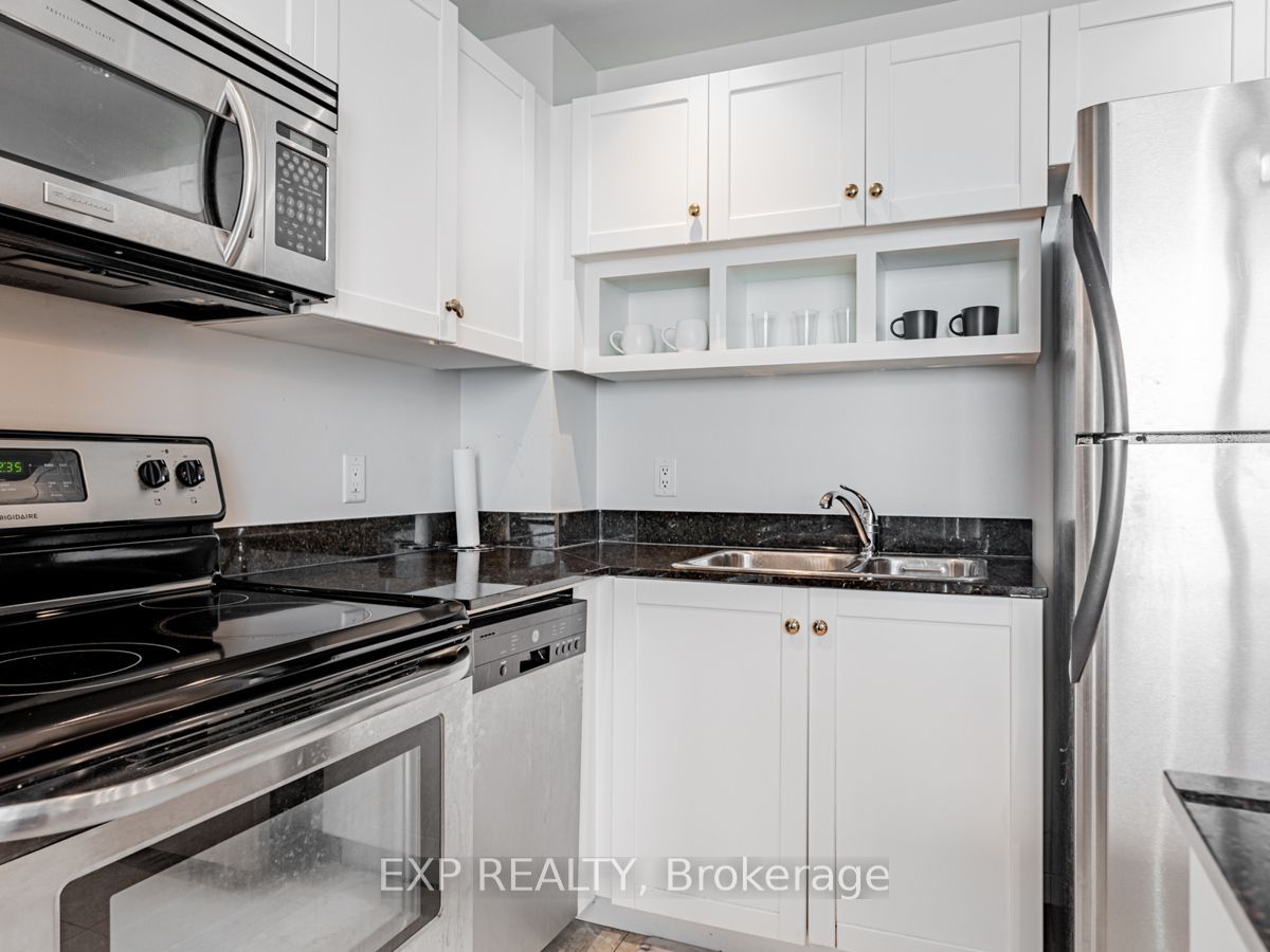 218 Queens Quay W, #2109