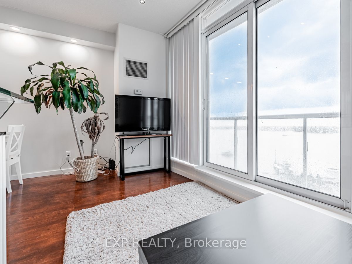 218 Queens Quay W, #2109