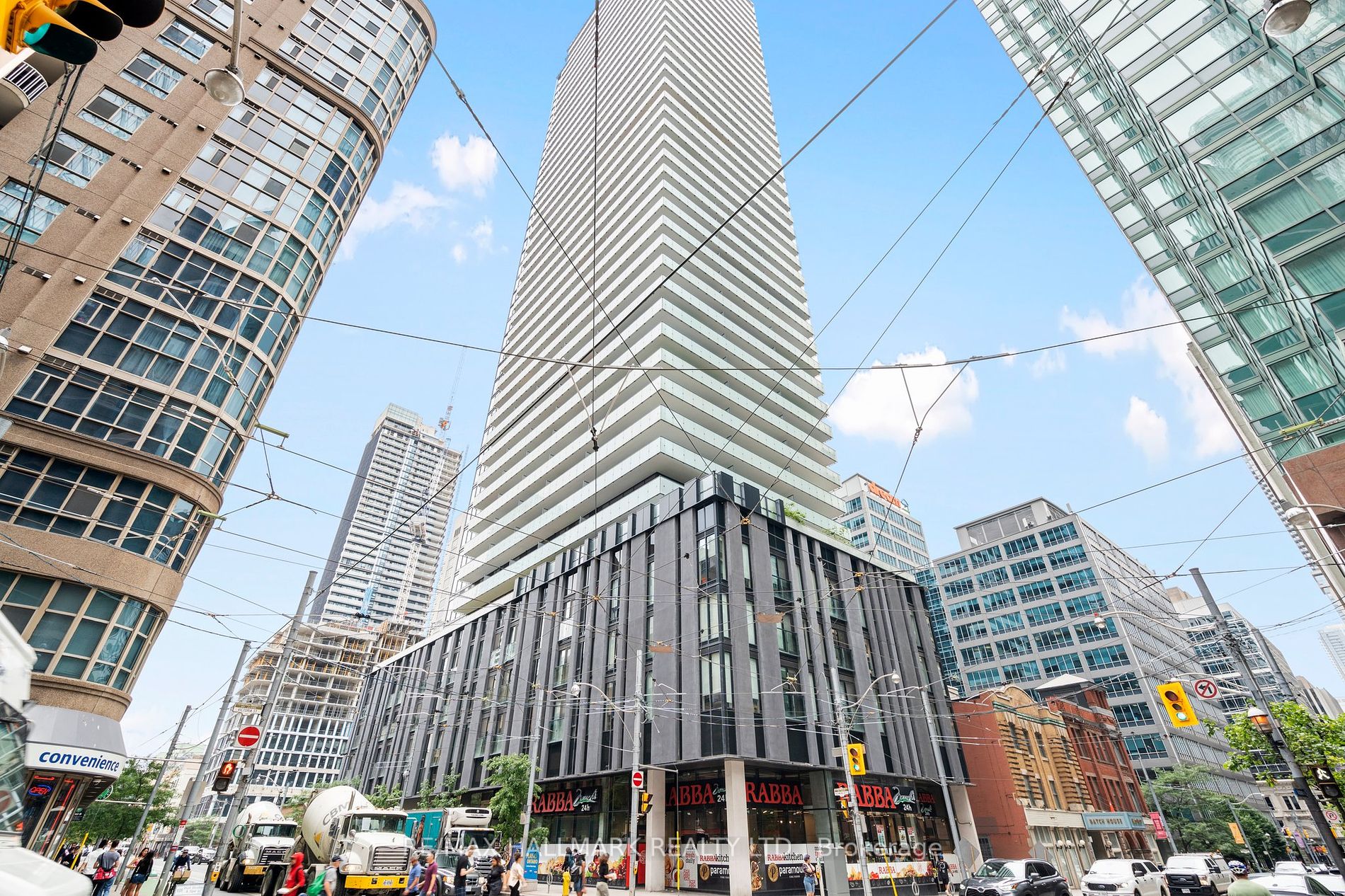 25 Richmond St E, #218