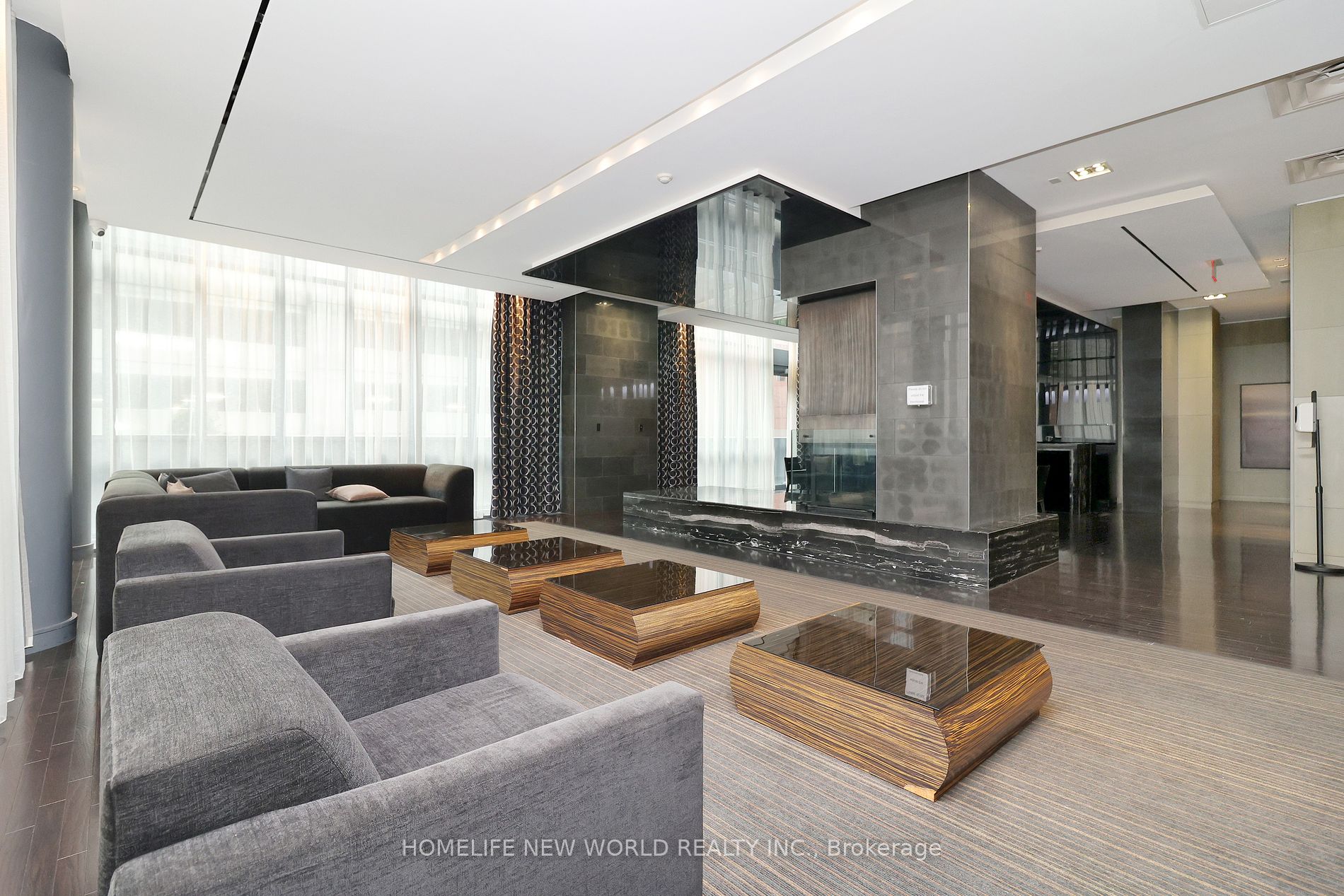 770 Bay St, #1613