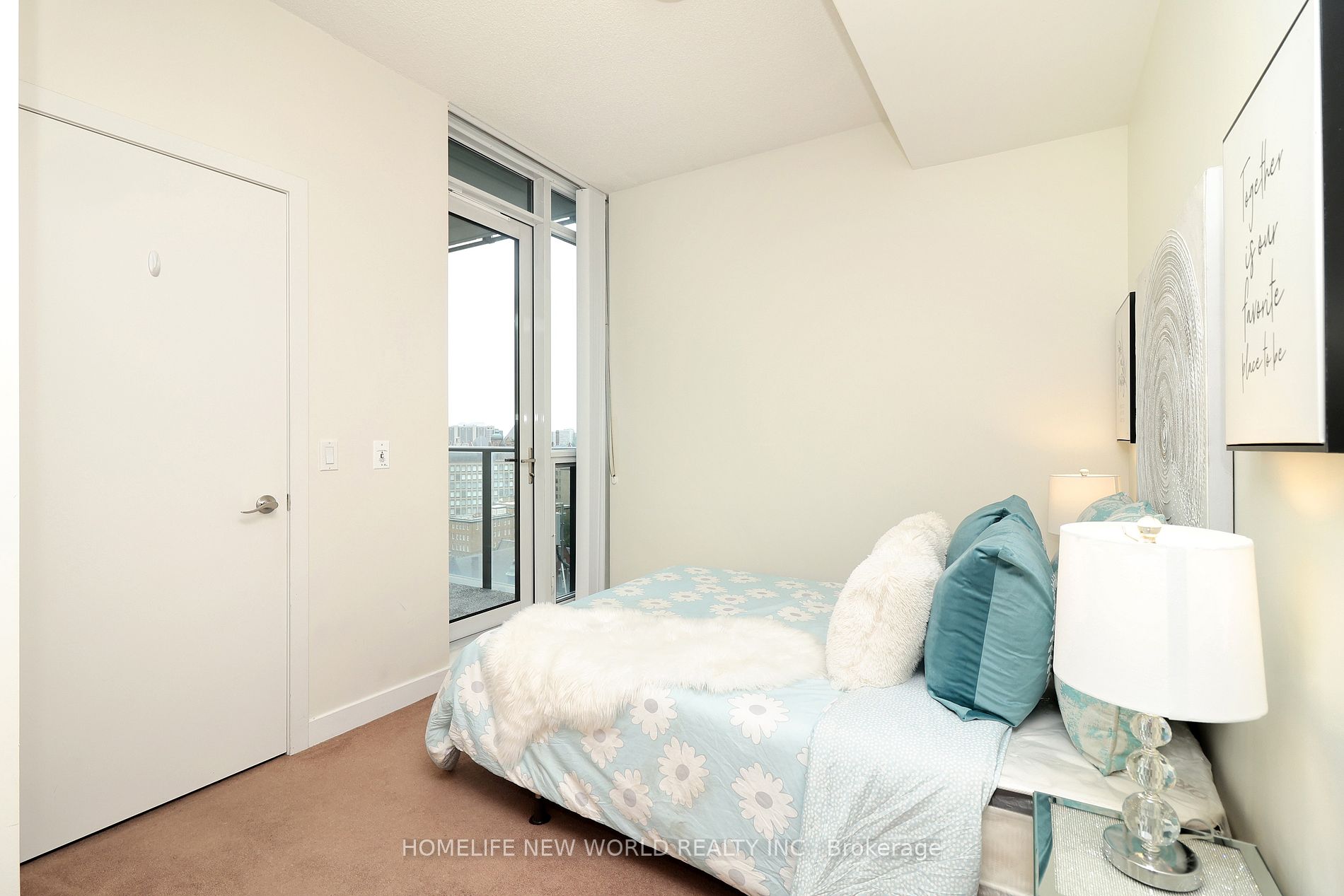 770 Bay St, #1613