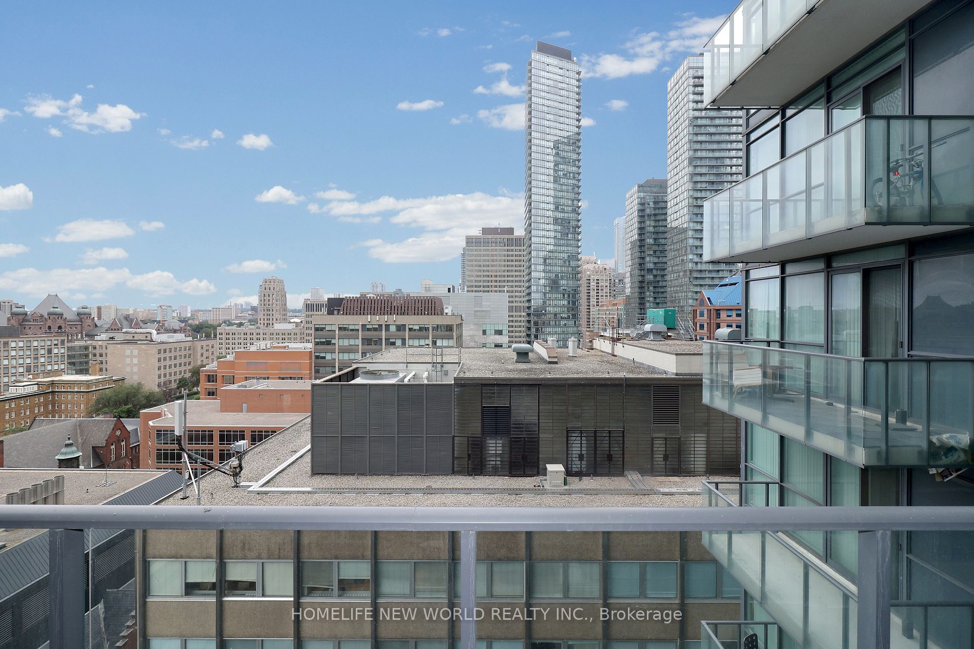 770 Bay St, #1613