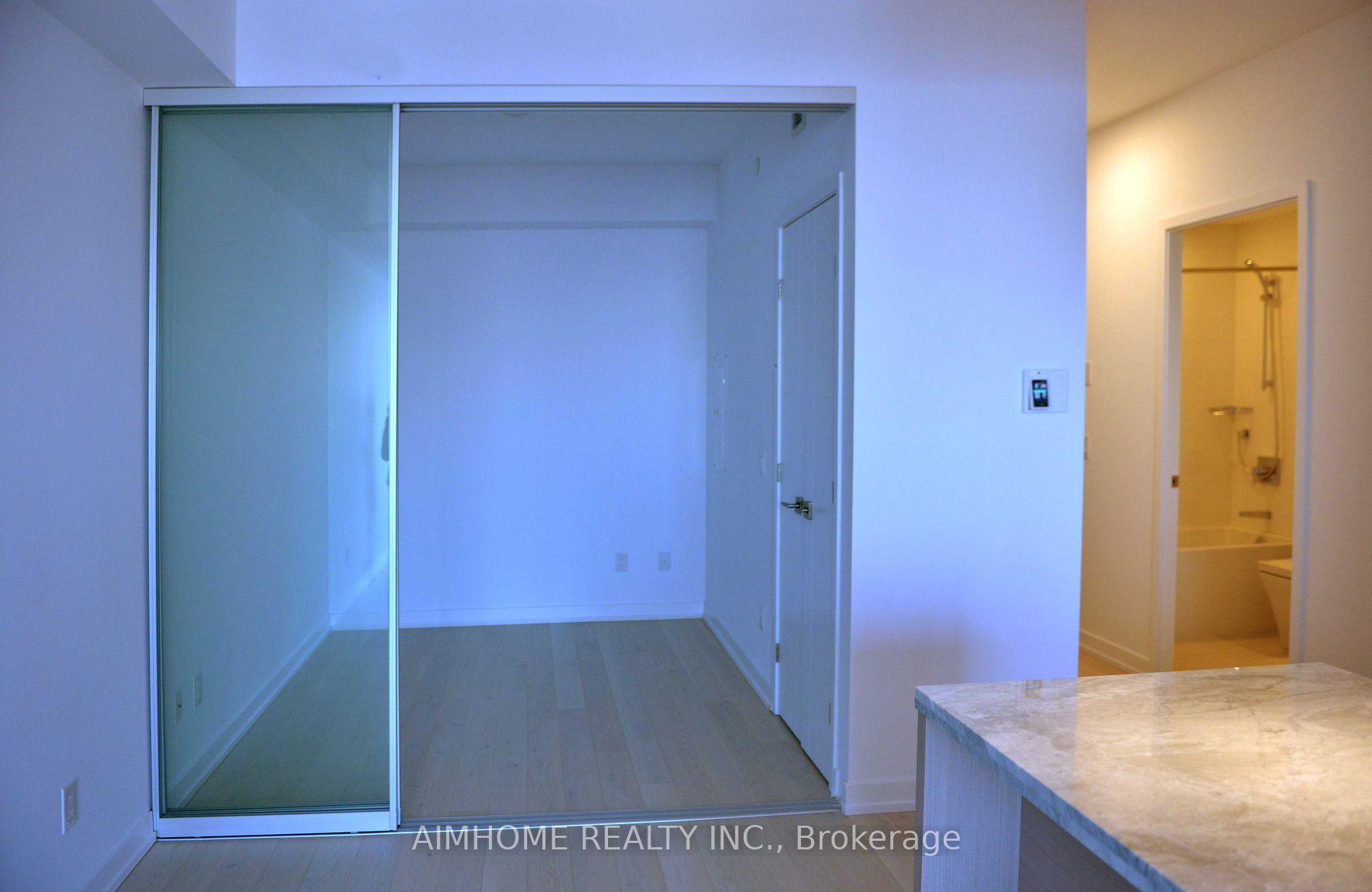 488 University Ave, #4703