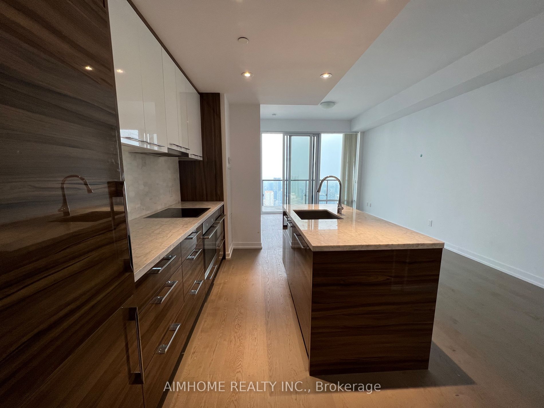 488 University Ave, #4703