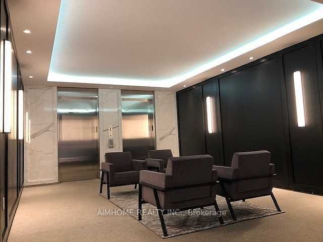 488 University Ave, #4703